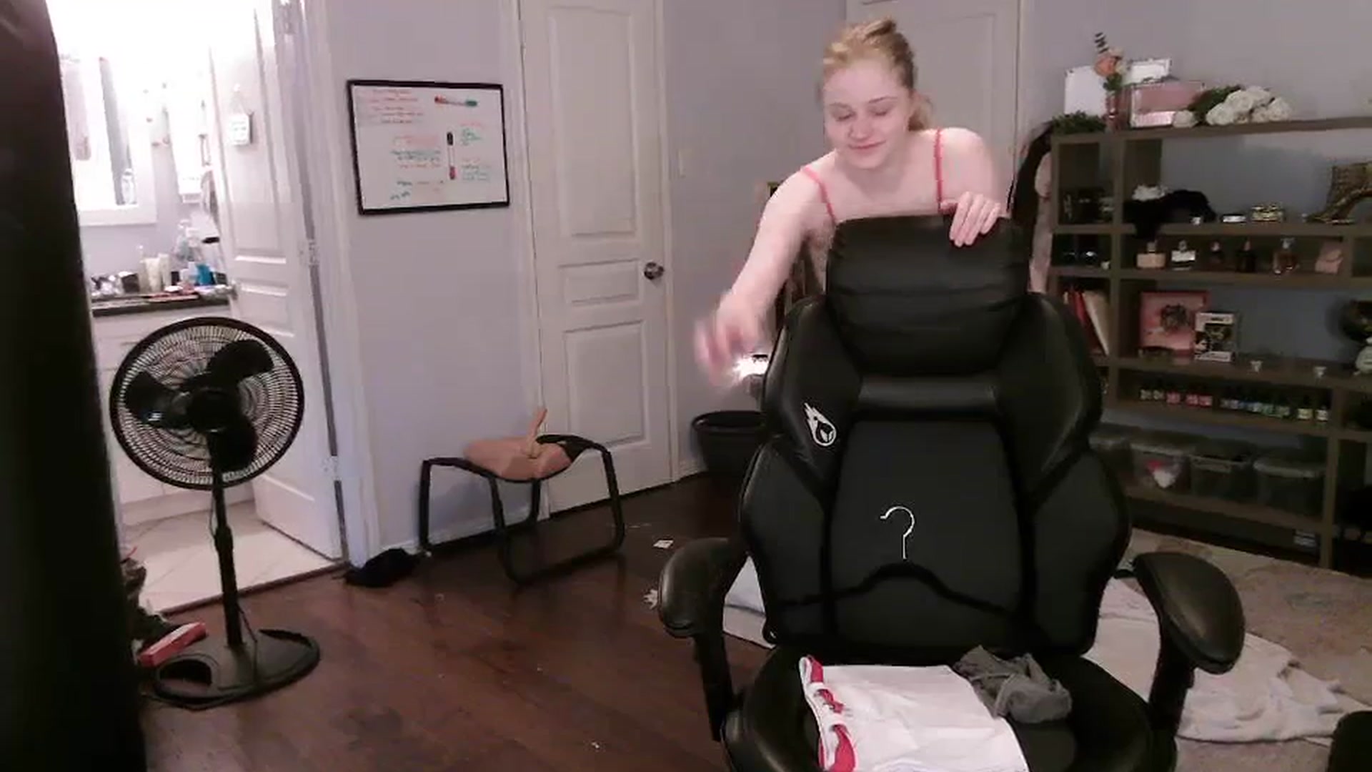 Gallery image thumbnail from Bunnydathug's myfreecams stream on, 10/21/2023, 12:37 image 19 of 20