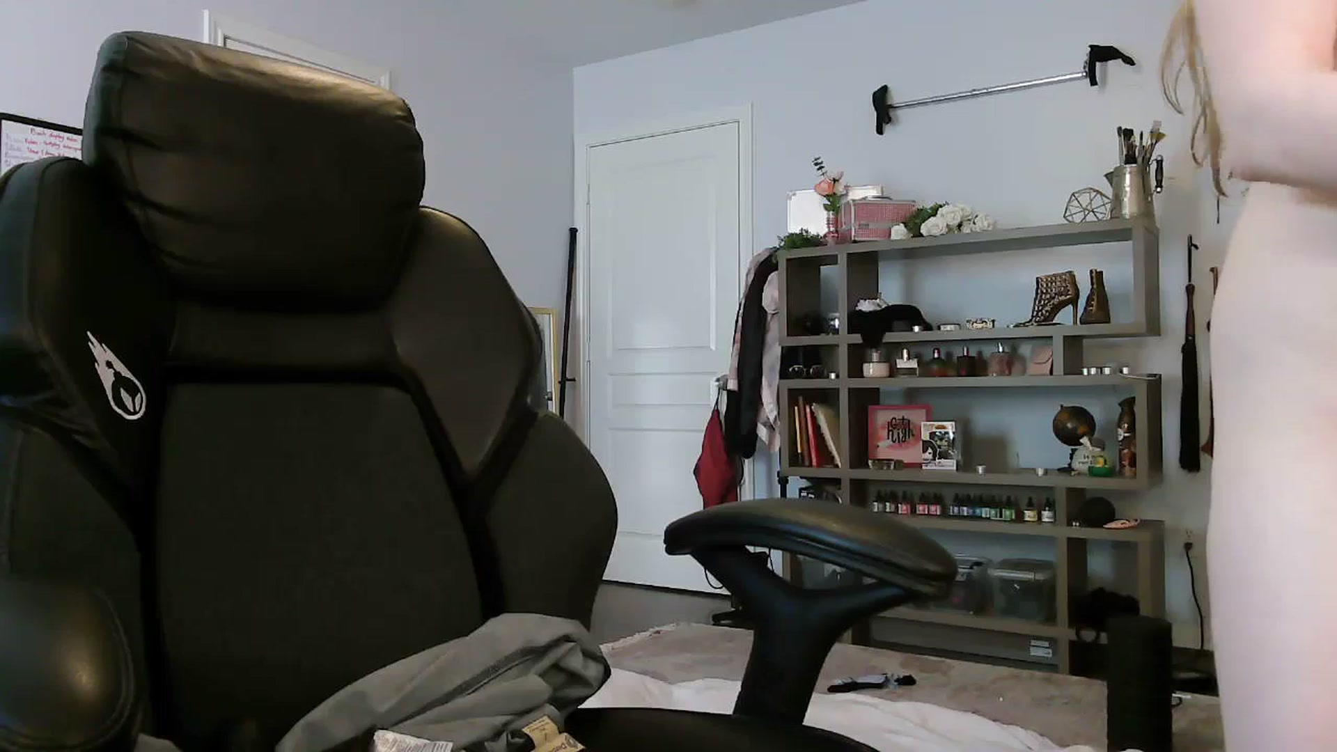 Gallery image thumbnail from Bunnydathug's myfreecams stream on, 10/21/2023, 19:21 image 18 of 20