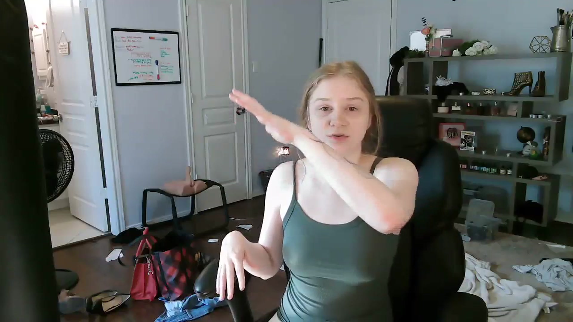Gallery image thumbnail from Bunnydathug's myfreecams stream on, 10/24/2023, 15:26 image 17 of 20