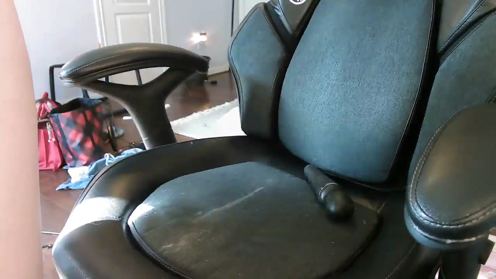 Gallery image thumbnail from Bunnydathug's myfreecams stream on, 10/24/2023, 15:26 image 15 of 20