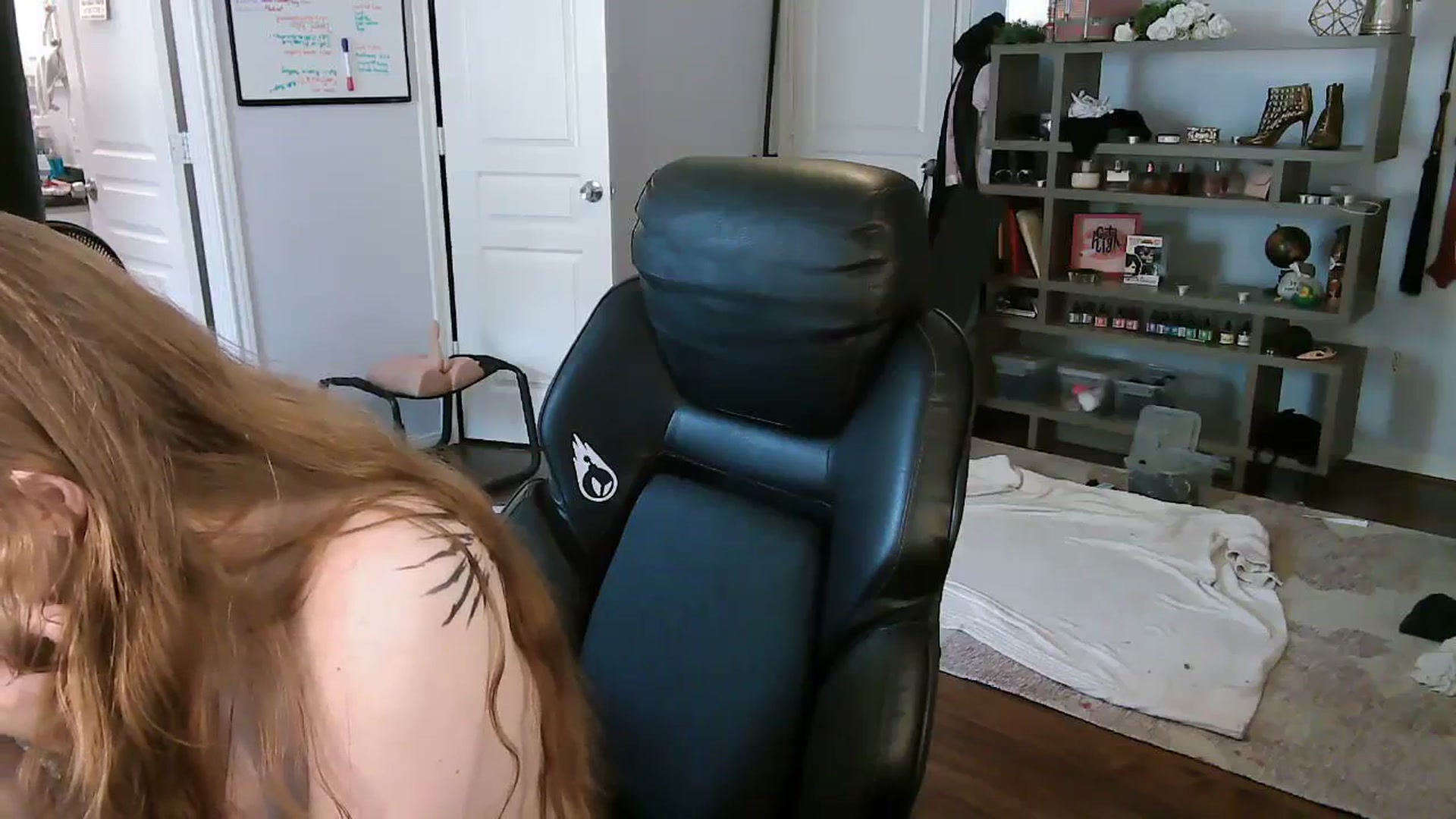 Gallery image thumbnail from Bunnydathug's myfreecams stream on, 10/24/2023, 17:47 image 18 of 20