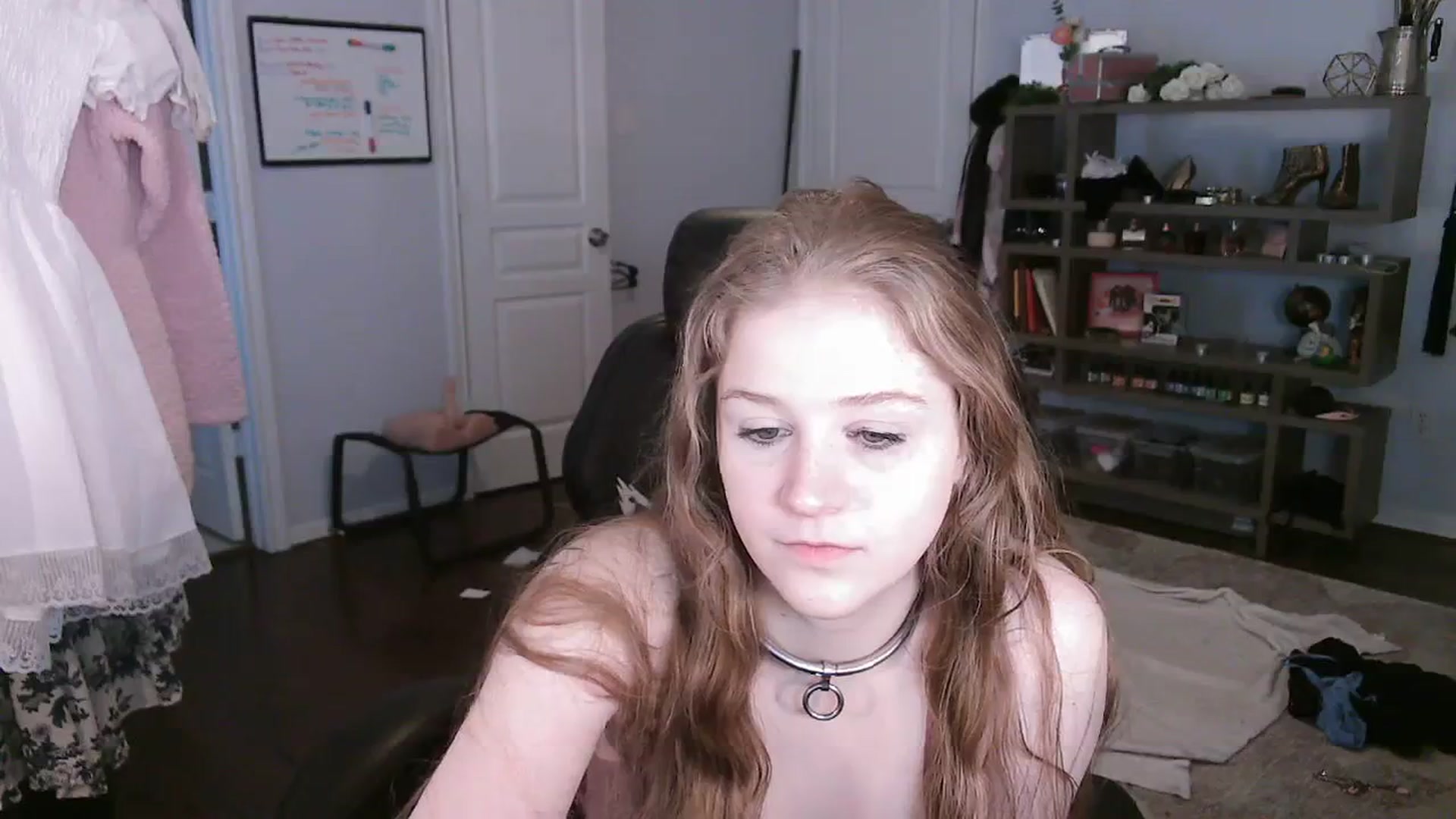 Gallery image thumbnail from Bunnydathug's myfreecams stream on, 10/25/2023, 19:53 image 4 of 20