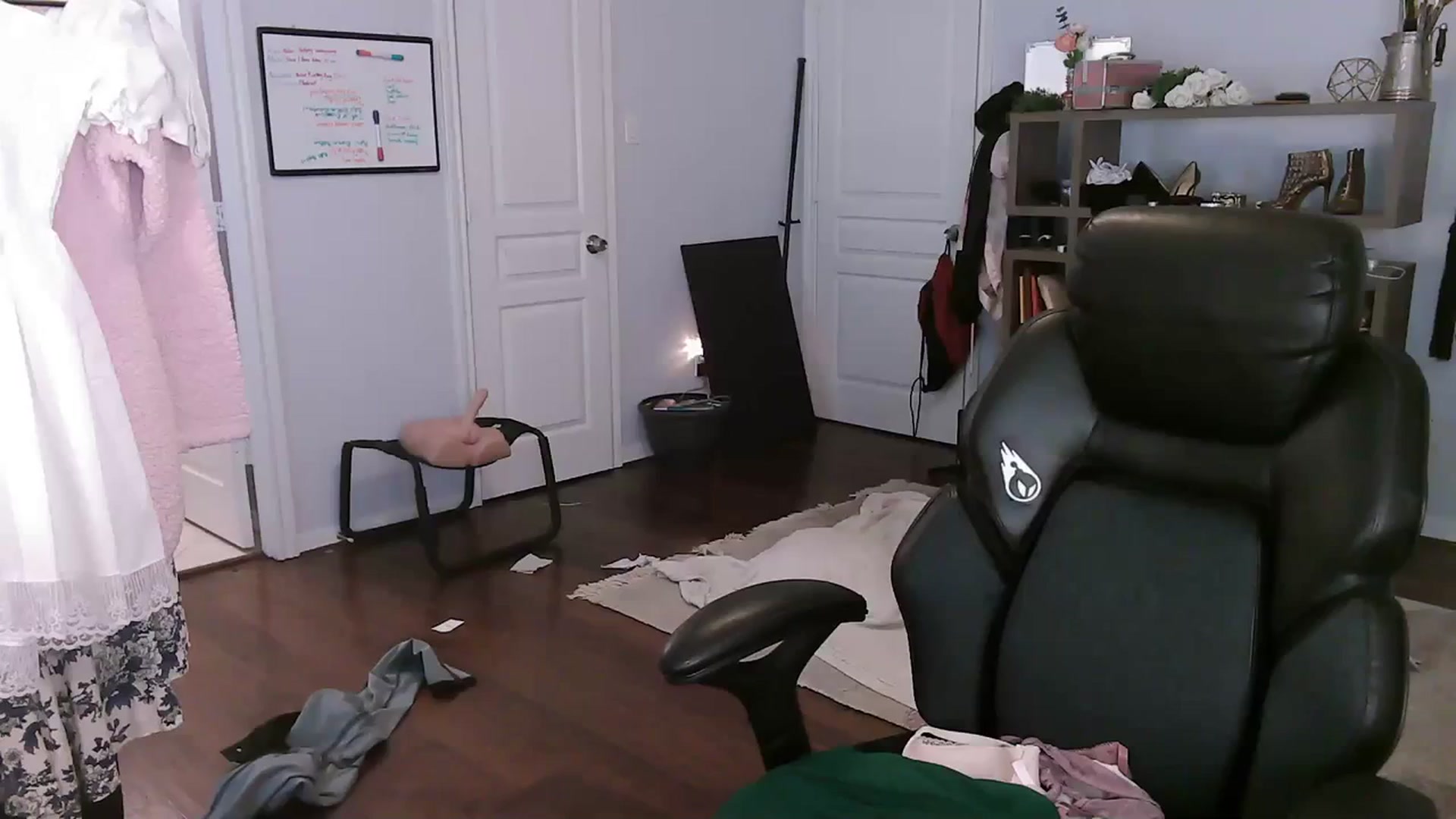 Gallery image thumbnail from Bunnydathug's myfreecams stream on, 10/26/2023, 15:44 image 10 of 20