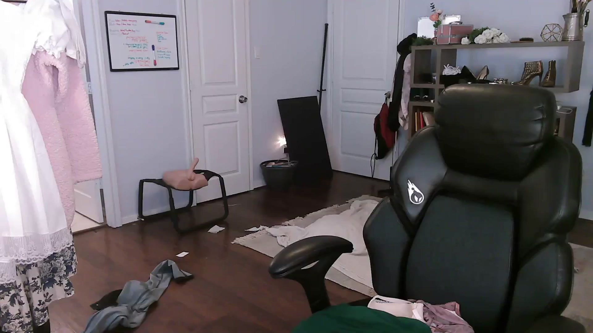 Gallery image thumbnail from Bunnydathug's myfreecams stream on, 10/26/2023, 15:44 image 12 of 20
