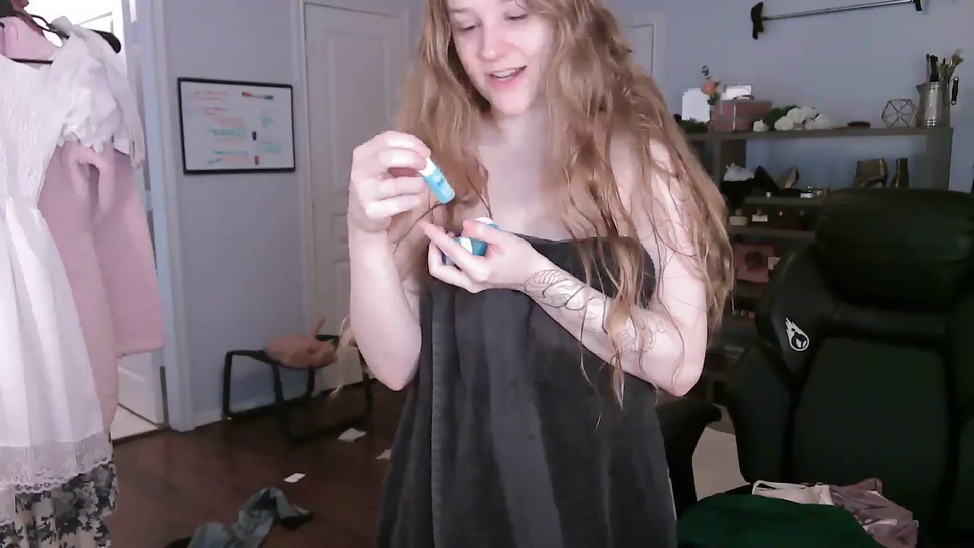 Gallery image thumbnail from Bunnydathug's myfreecams stream on, 10/26/2023, 15:44 image 18 of 20