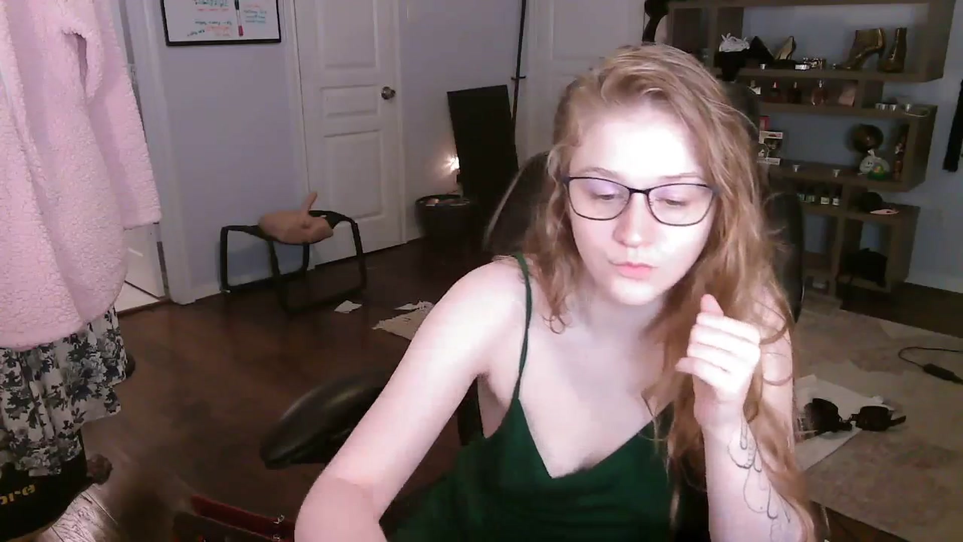 Gallery image thumbnail from Bunnydathug's myfreecams stream on, 10/26/2023, 19:19 image 20 of 20