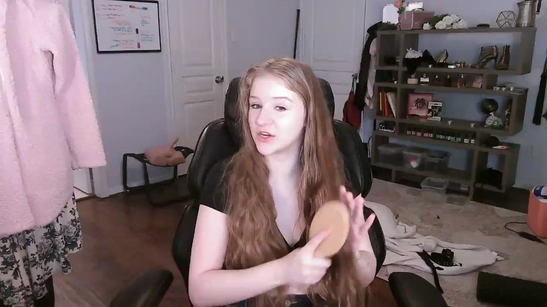 Gallery image thumbnail from Bunnydathug's myfreecams stream on, 10/28/2023, 16:11 image 3 of 20