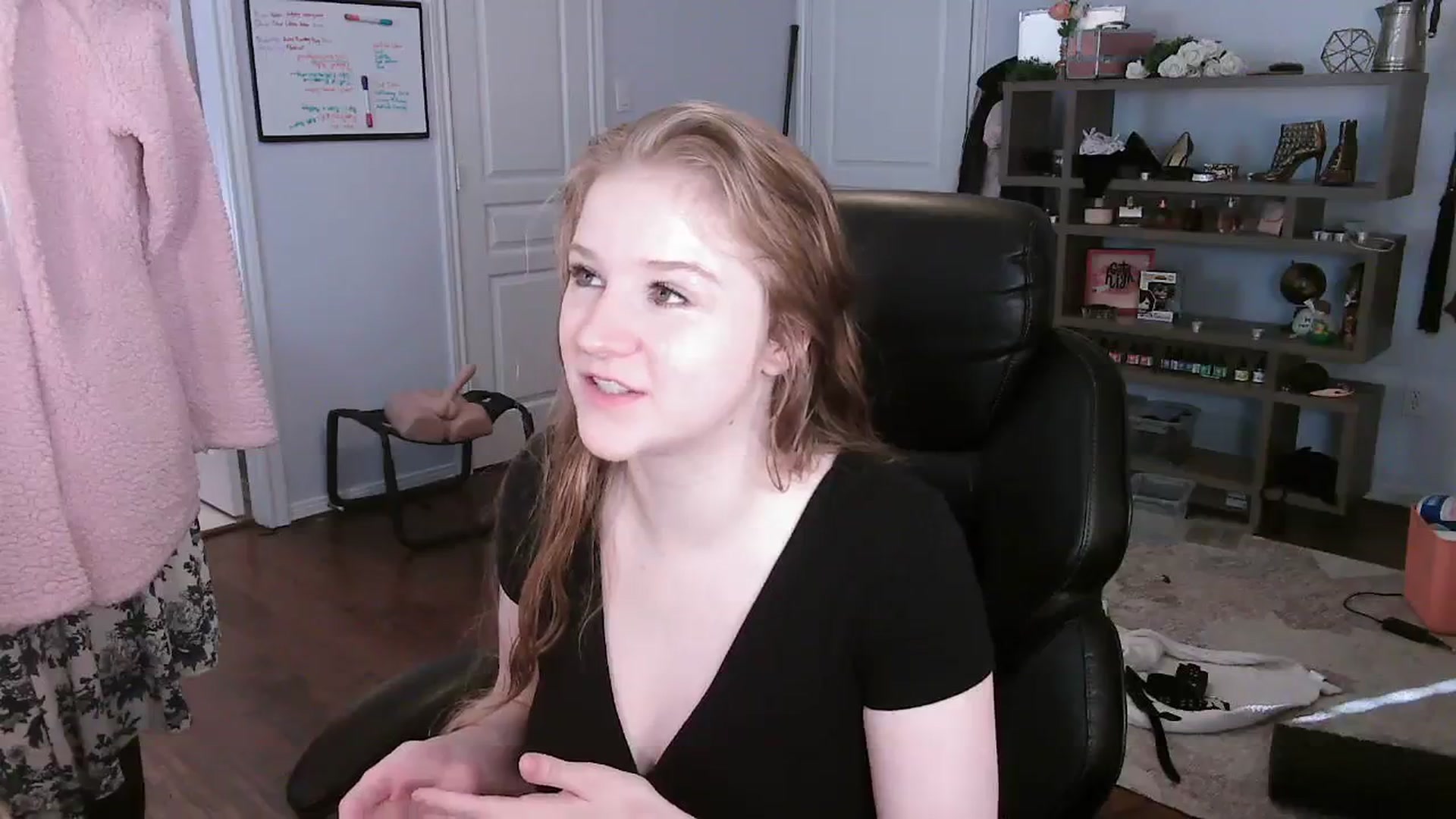 Gallery image thumbnail from Bunnydathug's myfreecams stream on, 10/28/2023, 16:11 image 5 of 20