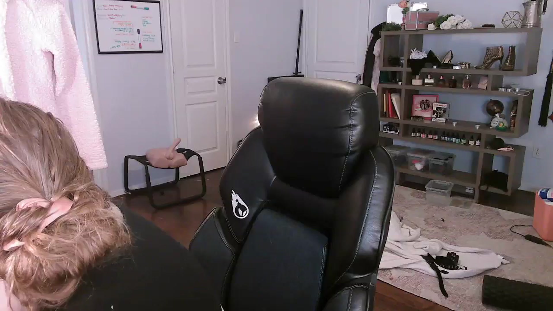 Gallery image thumbnail from Bunnydathug's myfreecams stream on, 10/28/2023, 16:11 image 2 of 20
