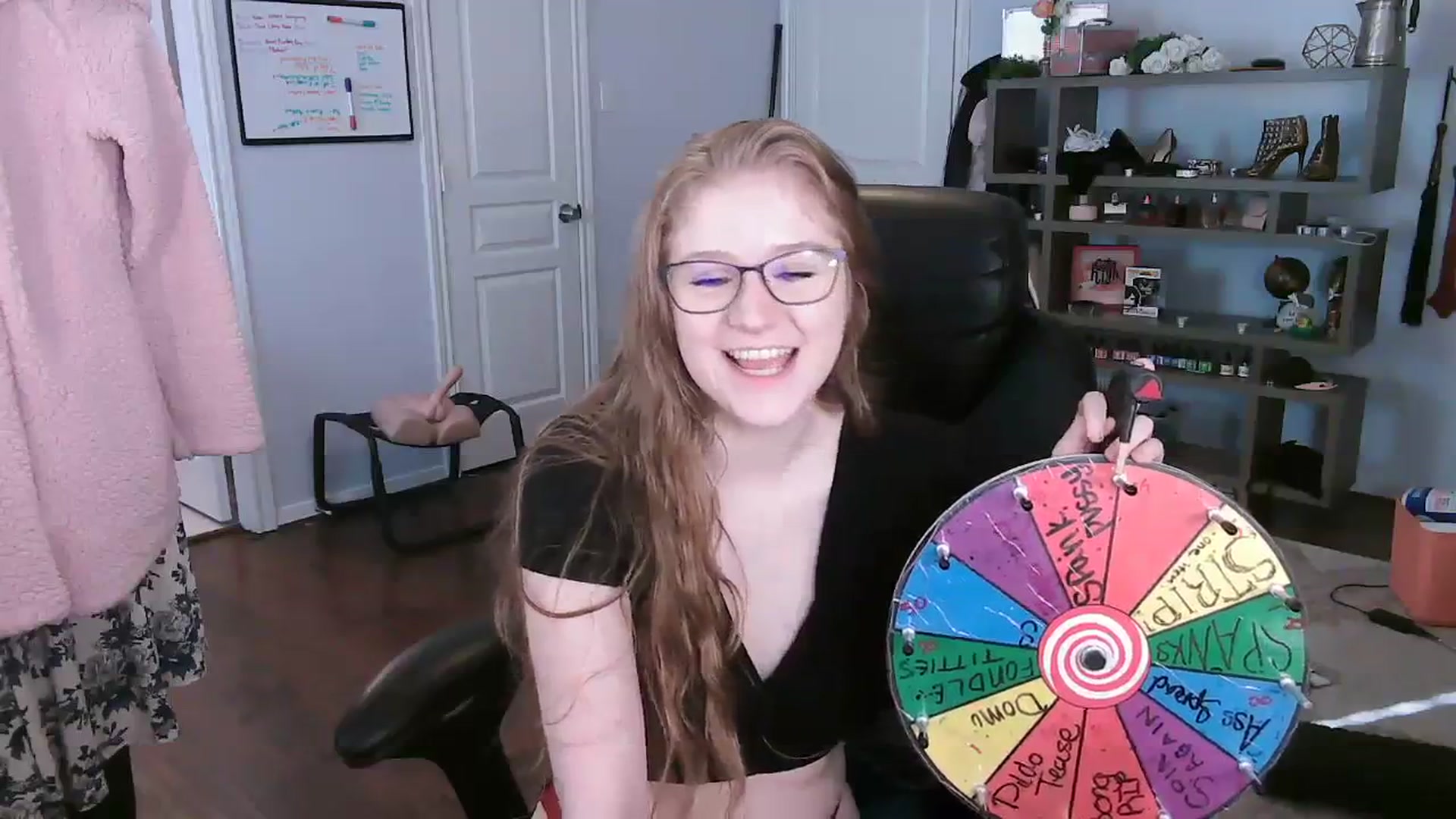 Gallery image thumbnail from Bunnydathug's myfreecams stream on, 10/28/2023, 16:11 image 6 of 20