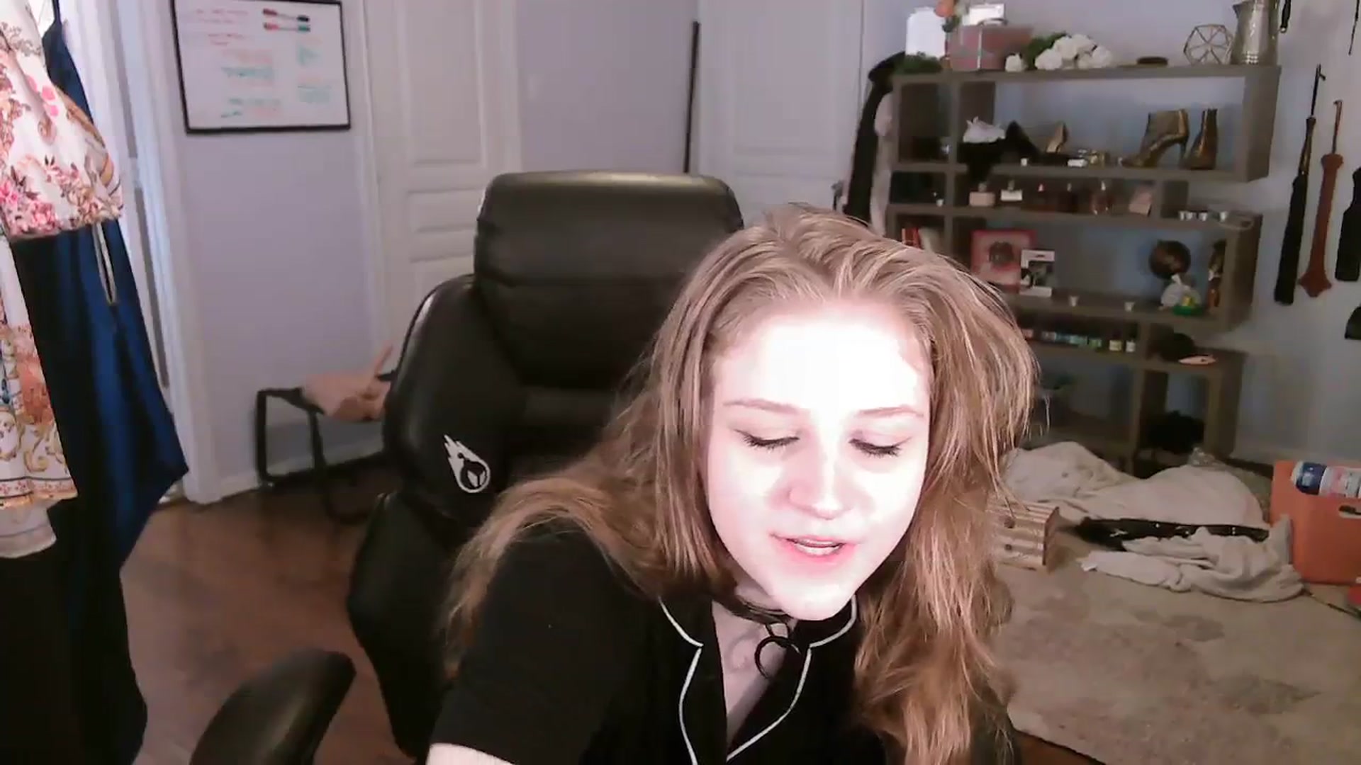 Gallery image thumbnail from Bunnydathug's myfreecams stream on, 10/29/2023, 14:47 image 17 of 20