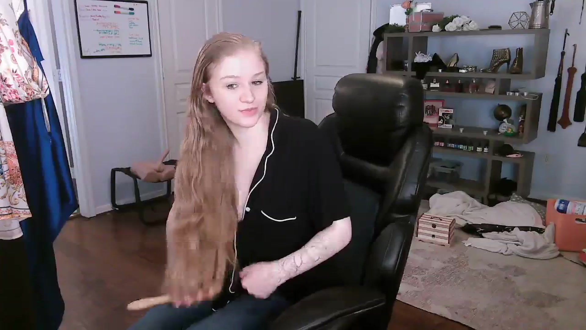 Gallery image thumbnail from Bunnydathug's myfreecams stream on, 10/29/2023, 14:47 image 2 of 20