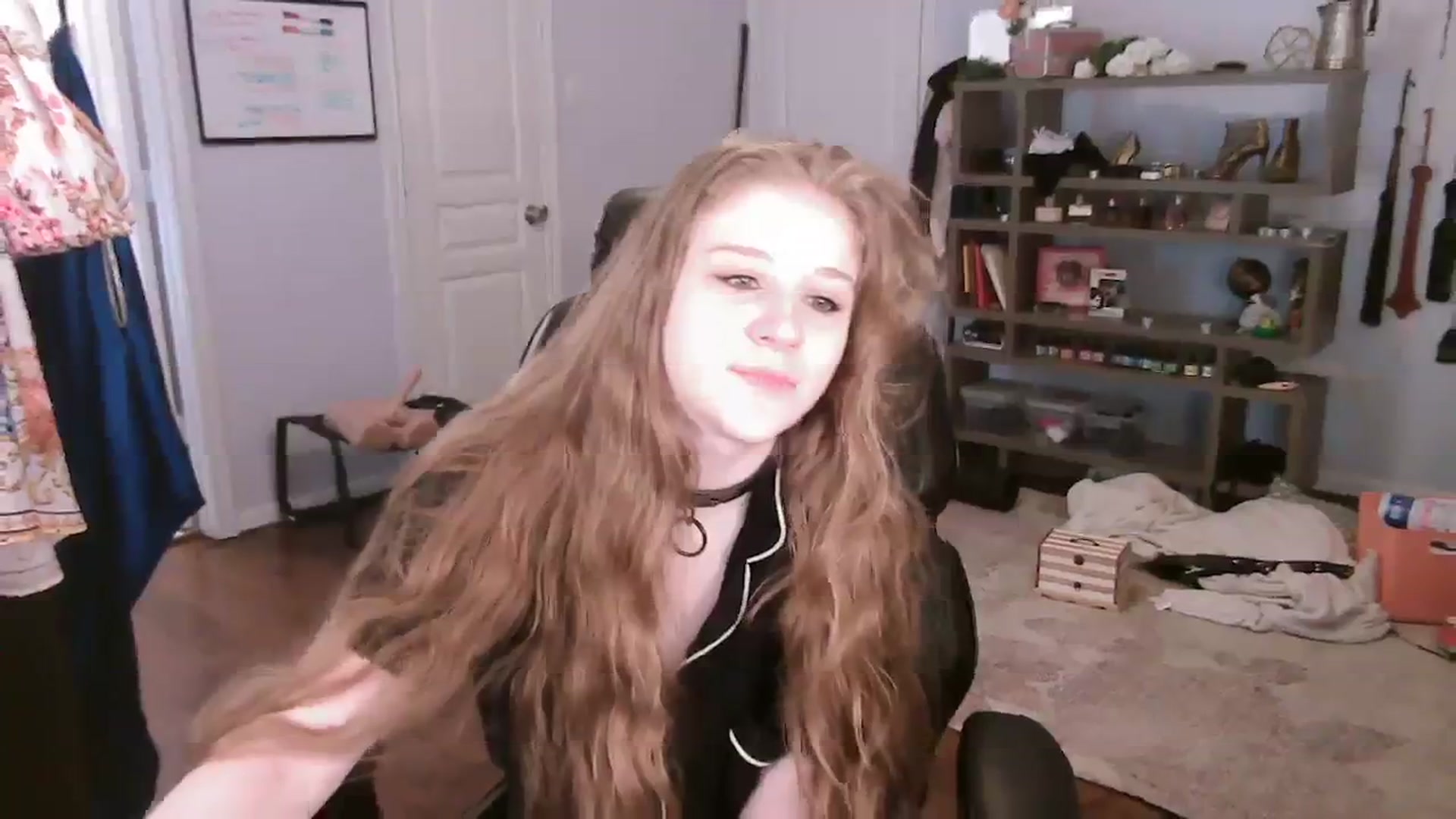 Gallery image thumbnail from Bunnydathug's myfreecams stream on, 10/29/2023, 14:47 image 19 of 20