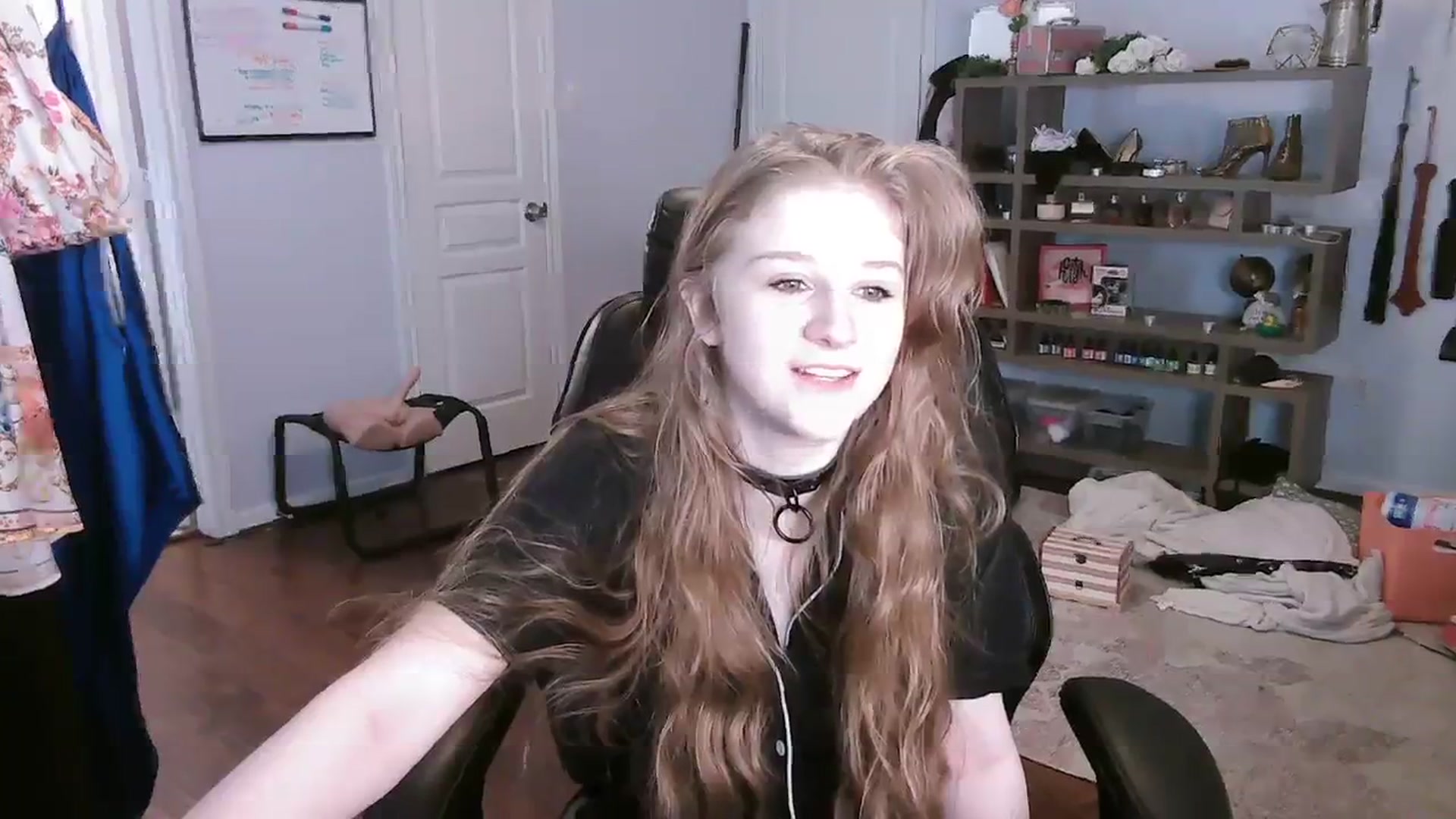 Gallery image thumbnail from Bunnydathug's myfreecams stream on, 10/29/2023, 14:47 image 13 of 20