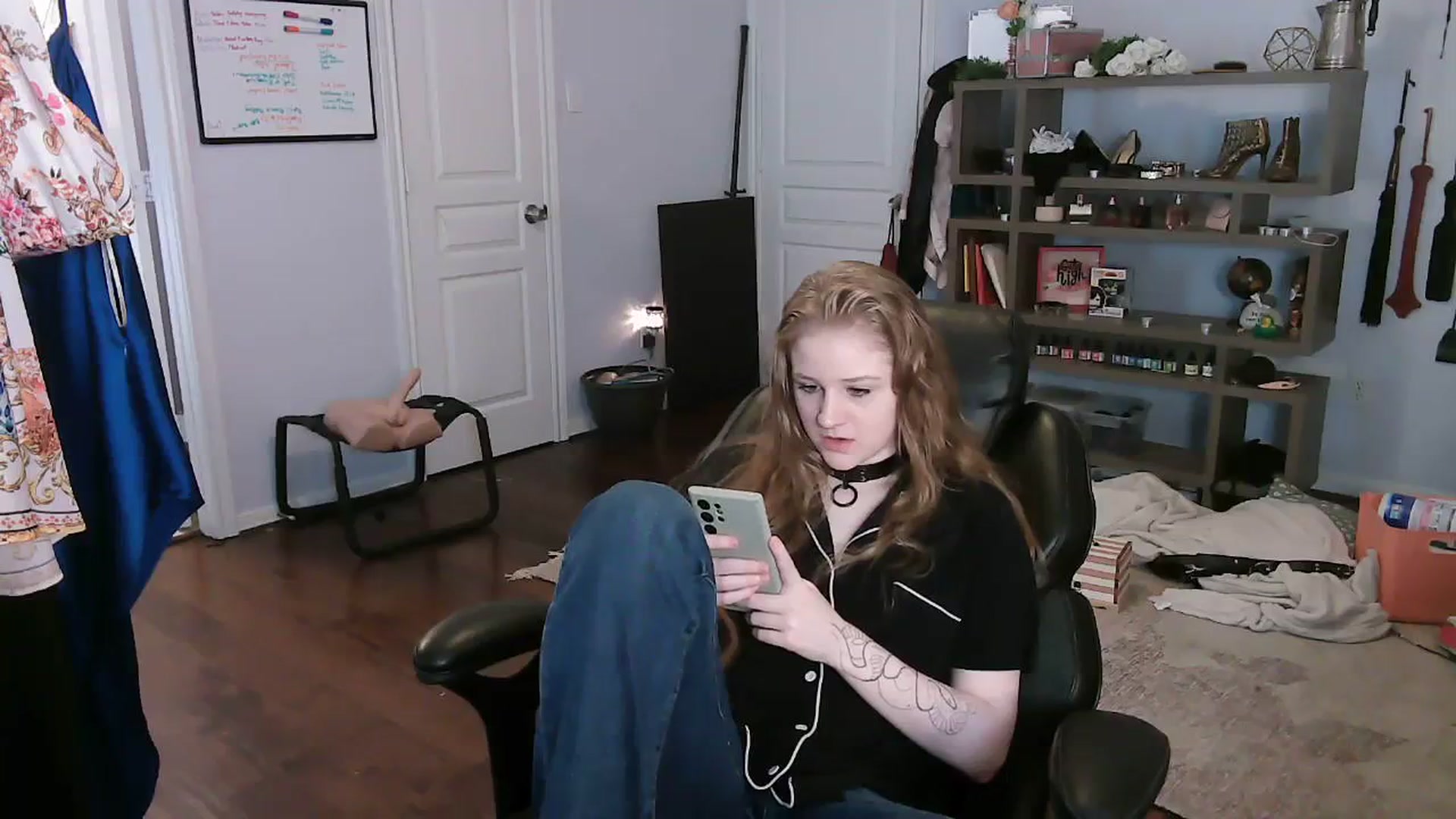 Gallery image thumbnail from Bunnydathug's myfreecams stream on, 10/29/2023, 14:47 image 11 of 20