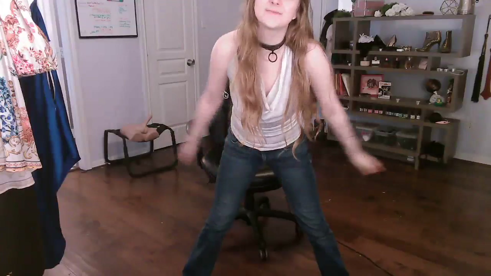 Gallery image thumbnail from Bunnydathug's myfreecams stream on, 10/29/2023, 21:25 image 3 of 20