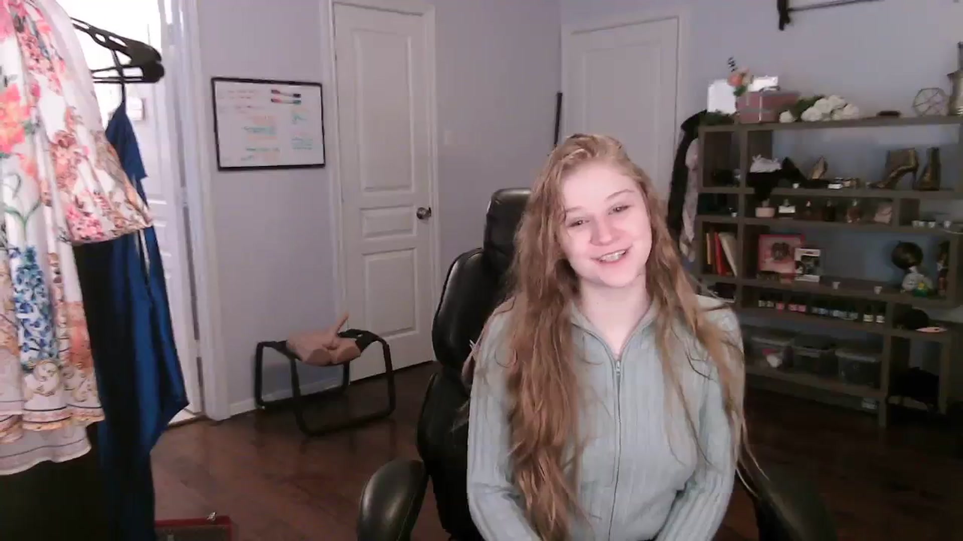 Gallery image thumbnail from Bunnydathug's myfreecams stream on, 10/31/2023, 16:16 image 17 of 20