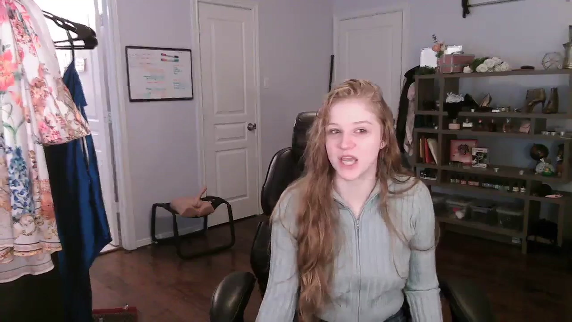 Gallery image thumbnail from Bunnydathug's myfreecams stream on, 10/31/2023, 16:16 image 16 of 20