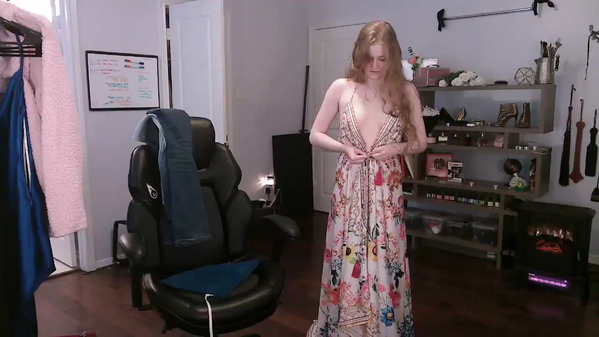 Gallery image thumbnail from Bunnydathug's myfreecams stream on, 10/31/2023, 17:25 image 3 of 20