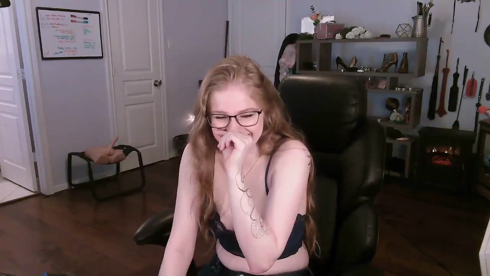 Gallery image thumbnail from Bunnydathug's myfreecams stream on, 11/01/2023, 17:51 image 15 of 20