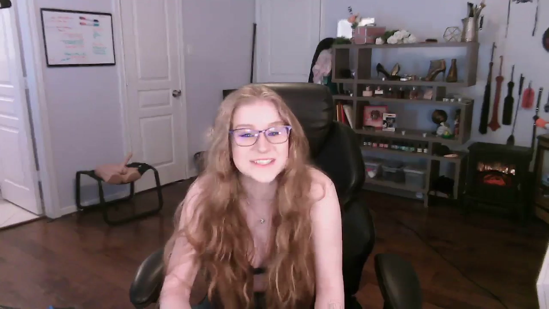 Gallery image thumbnail from Bunnydathug's myfreecams stream on, 11/01/2023, 17:51 image 14 of 20