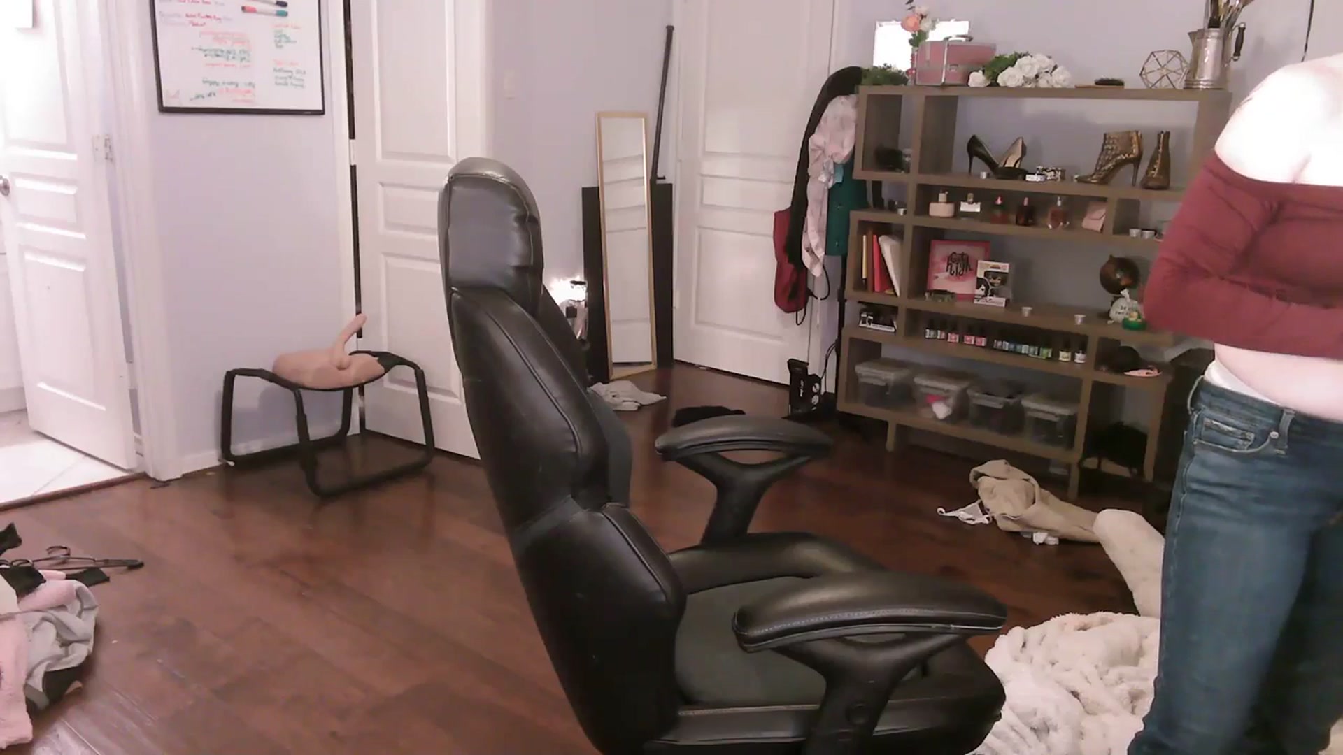 Gallery image thumbnail from Bunnydathug's myfreecams stream on, 11/04/2023, 11:50 image 10 of 20