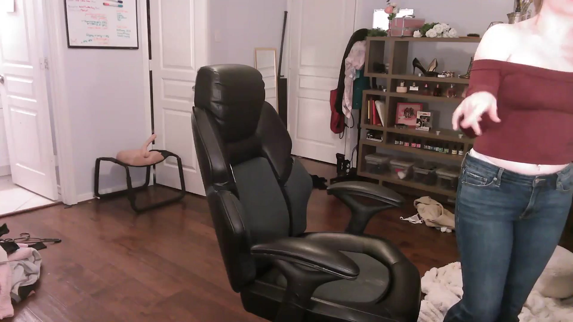 Gallery image thumbnail from Bunnydathug's myfreecams stream on, 11/04/2023, 11:50 image 6 of 20