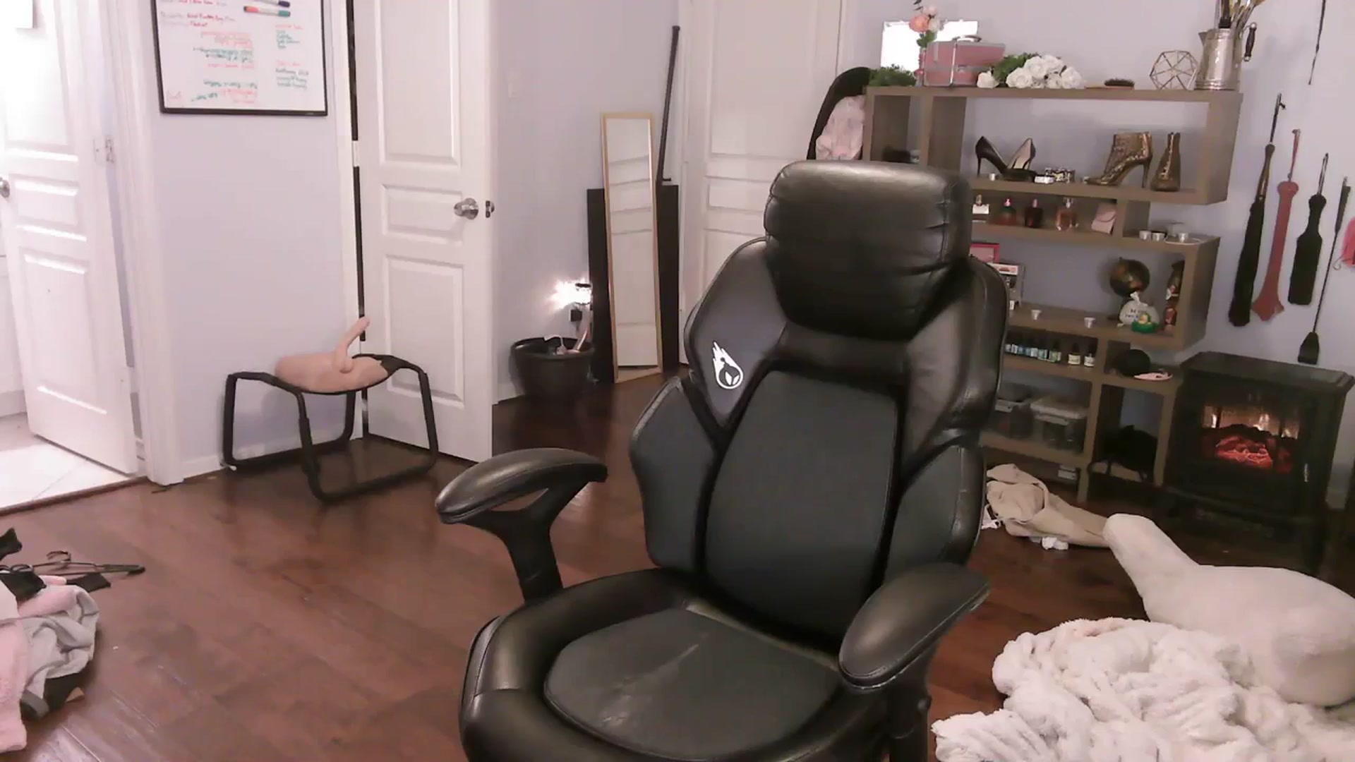 Gallery image thumbnail from Bunnydathug's myfreecams stream on, 11/04/2023, 11:50 image 16 of 20