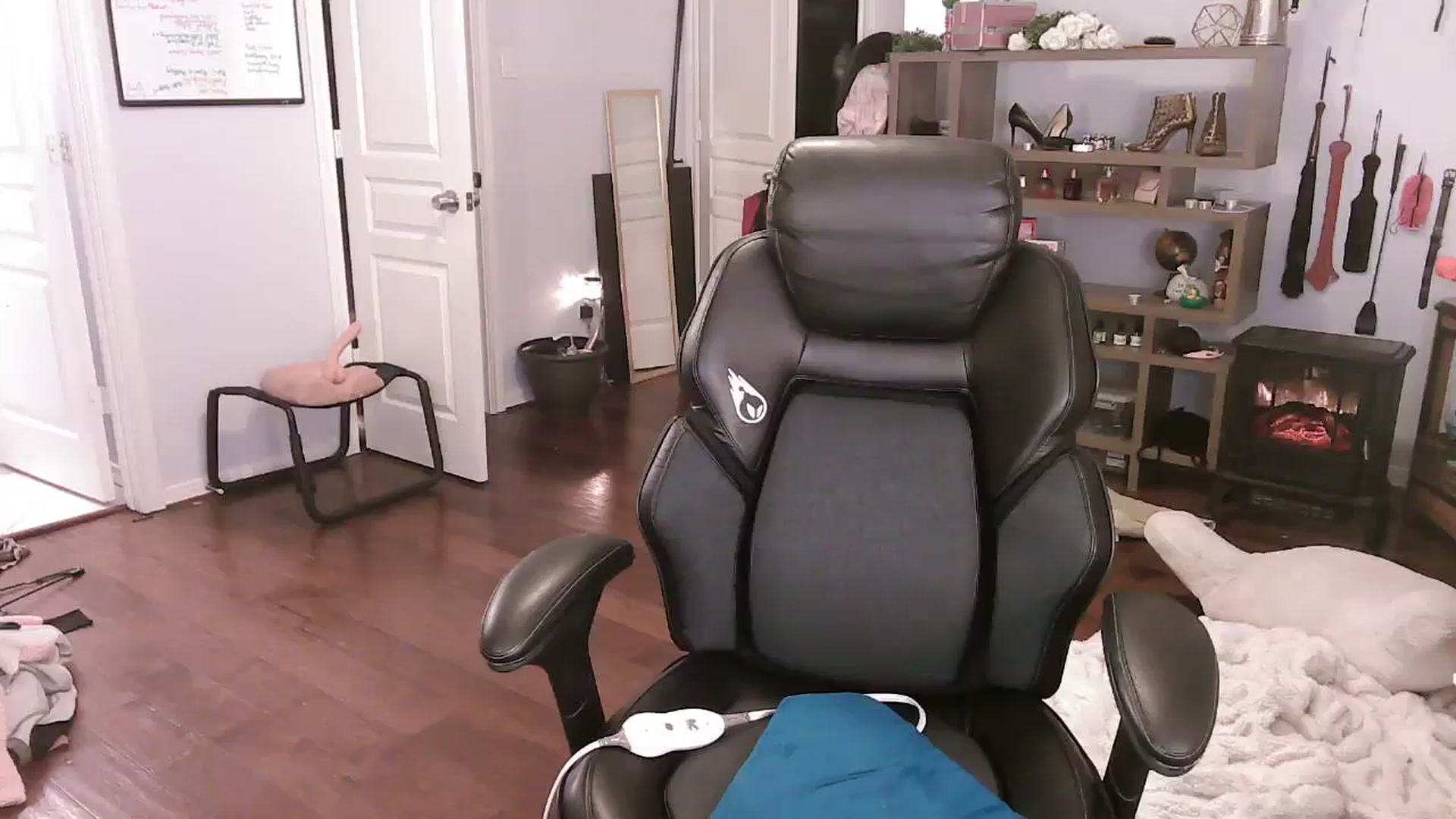 Gallery image thumbnail from Bunnydathug's myfreecams stream on, 11/05/2023, 08:57 image 15 of 20
