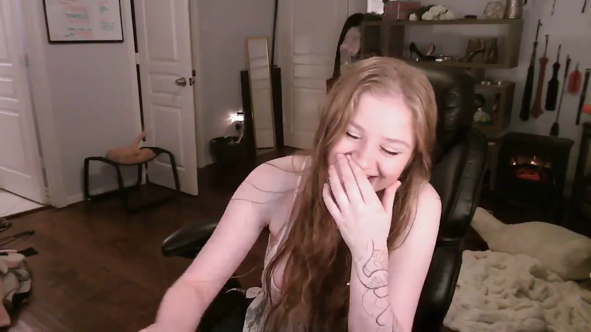 Gallery image thumbnail from Bunnydathug's myfreecams stream on, 11/05/2023, 08:57 image 2 of 20