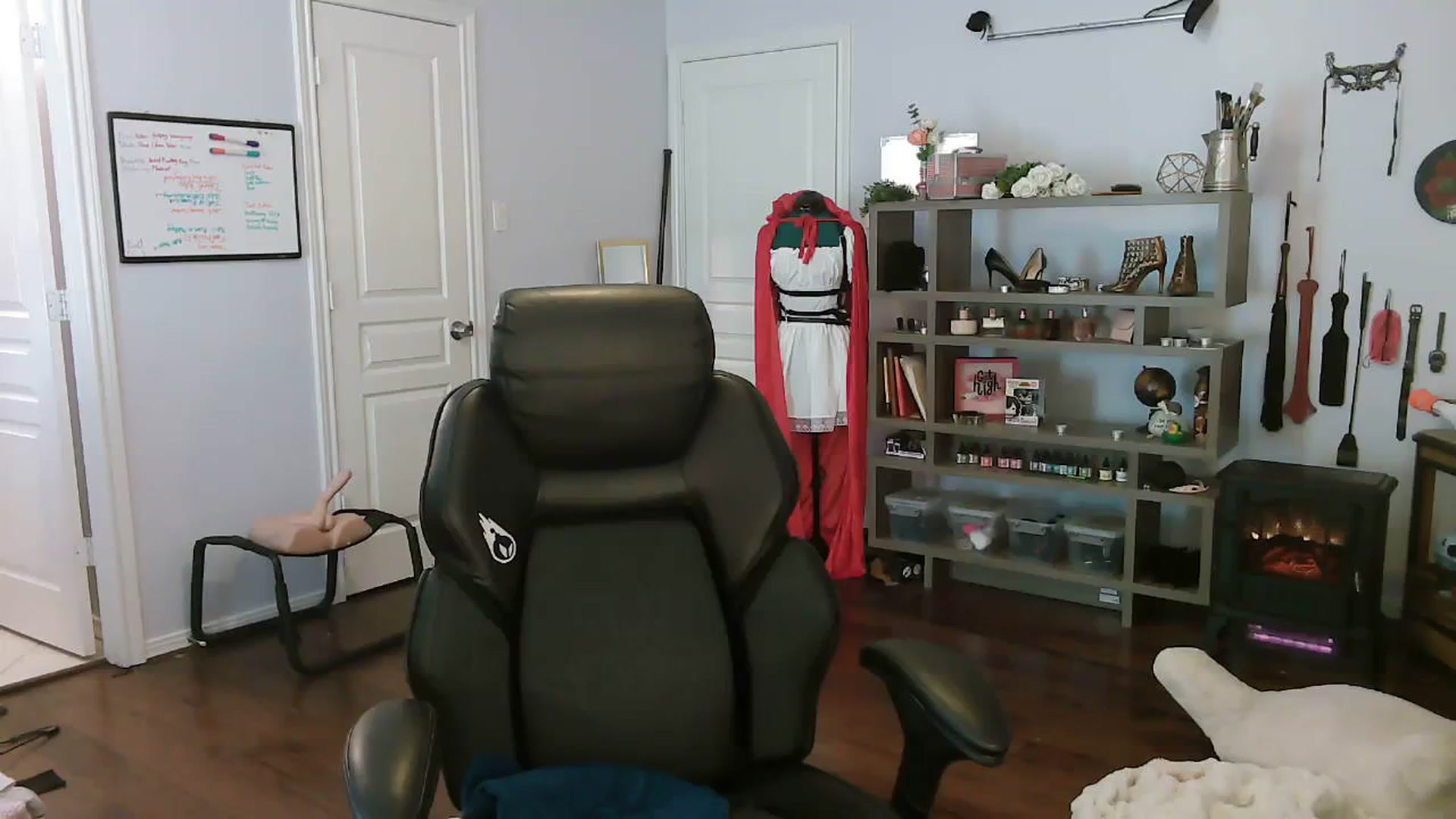 Gallery image thumbnail from Bunnydathug's myfreecams stream on, 11/05/2023, 16:40 image 6 of 20