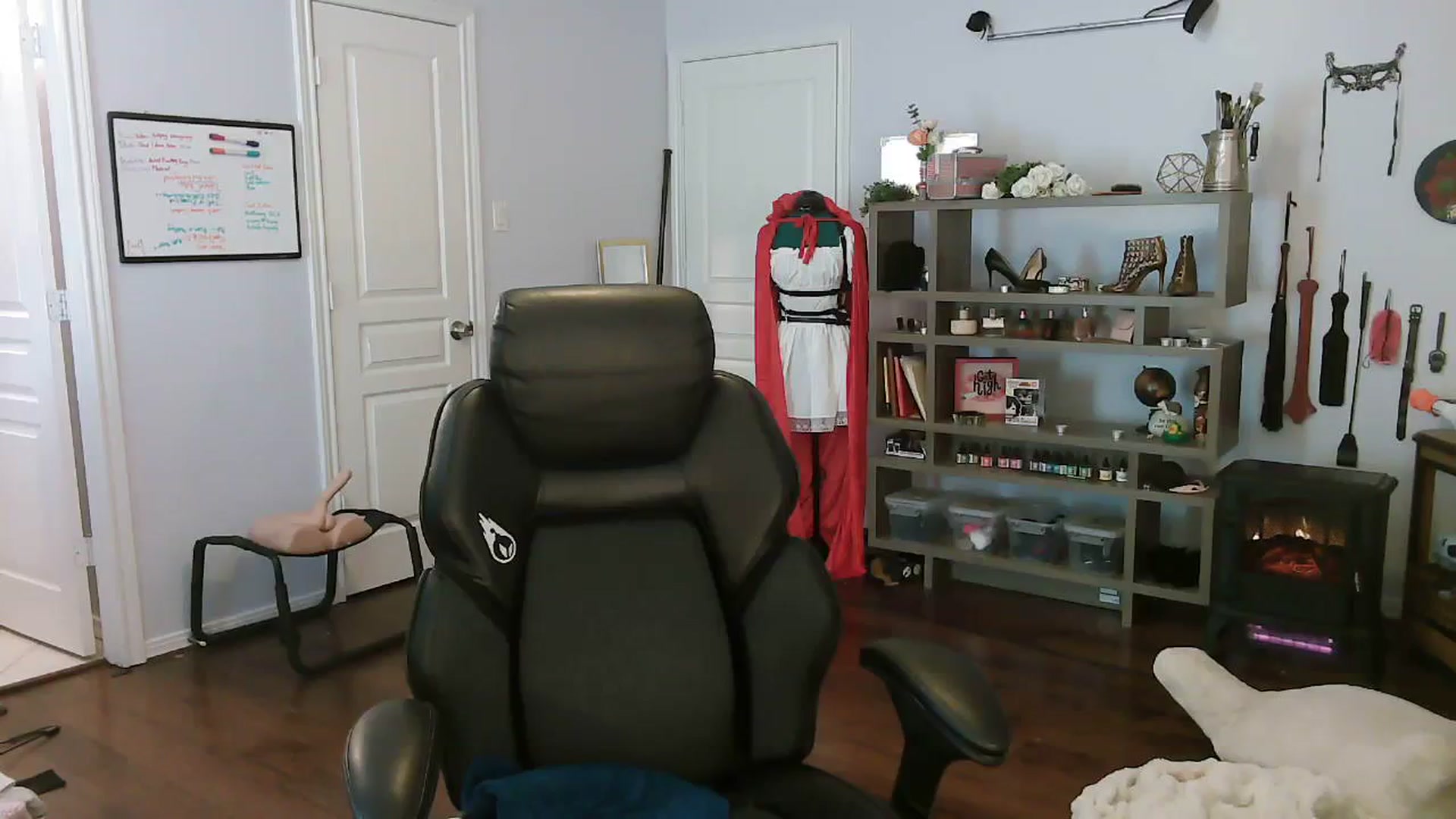 Gallery image thumbnail from Bunnydathug's myfreecams stream on, 11/05/2023, 16:40 image 7 of 20