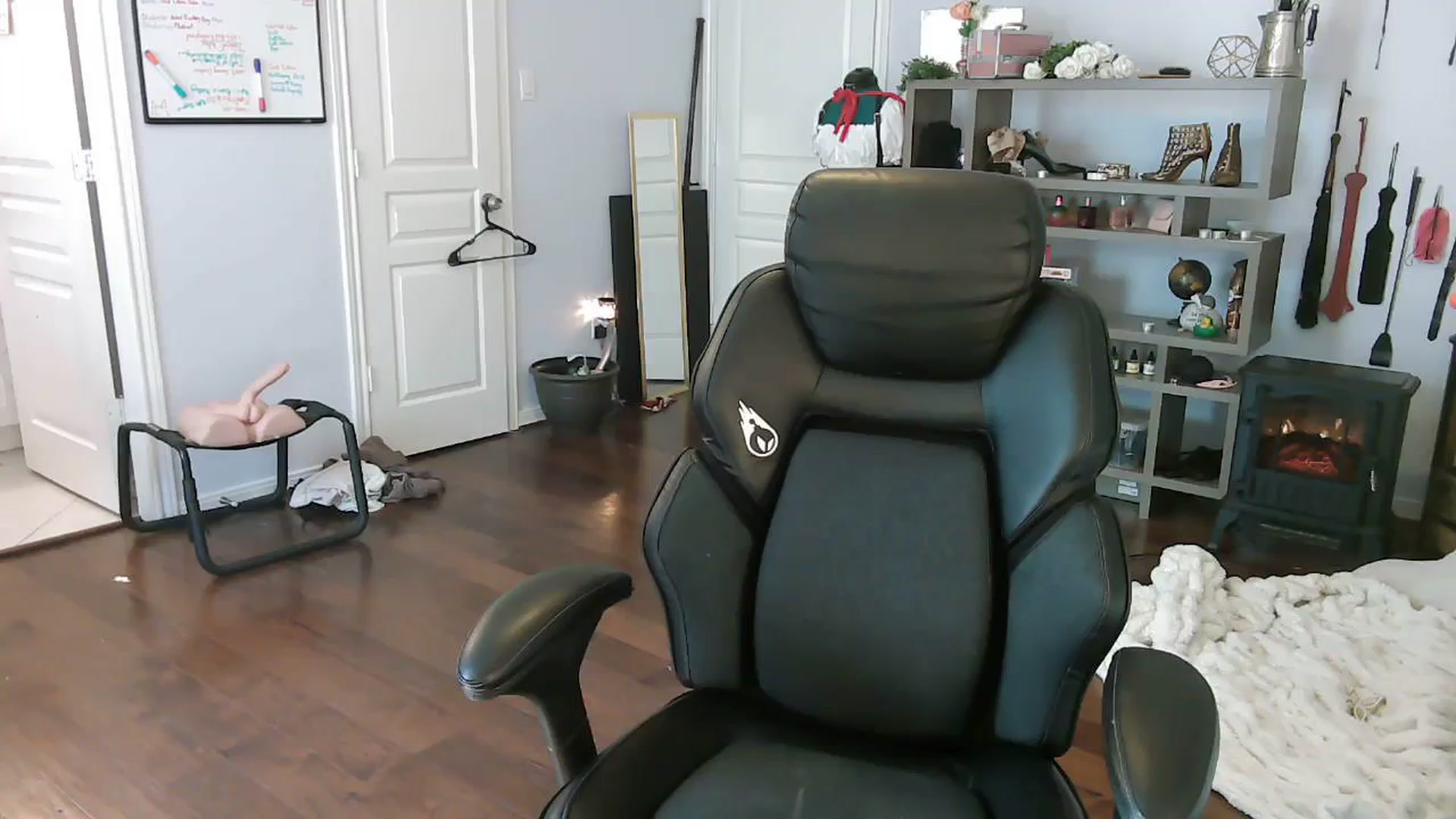 Gallery image thumbnail from Bunnydathug's myfreecams stream on, 11/07/2023, 15:31 image 20 of 20