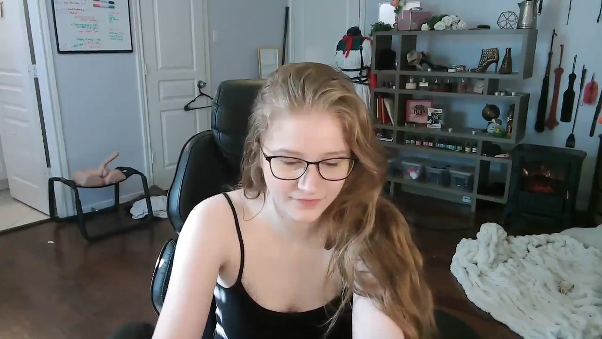 Gallery image thumbnail from Bunnydathug's myfreecams stream on, 11/07/2023, 15:31 image 16 of 20