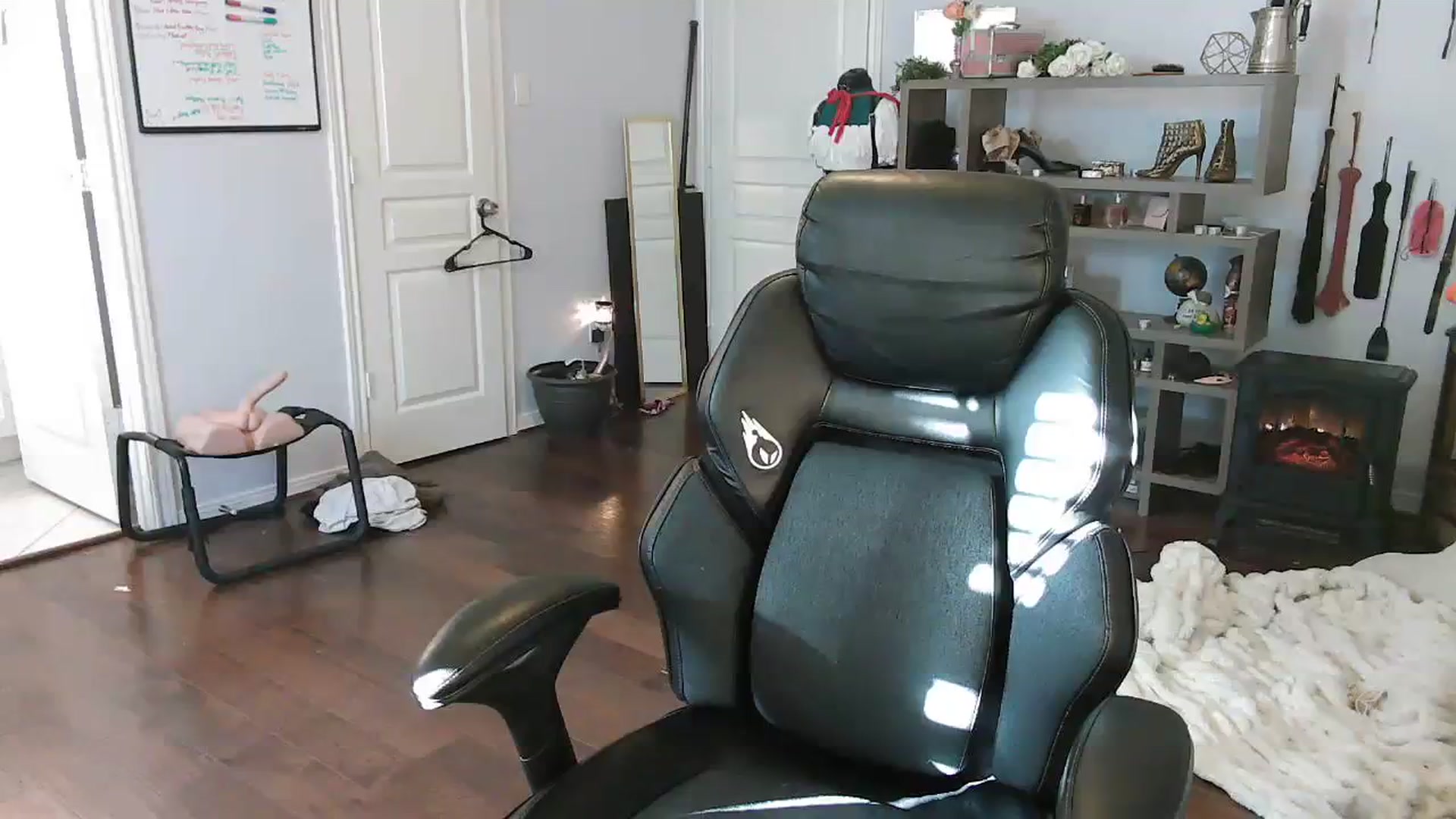 Gallery image thumbnail from Bunnydathug's myfreecams stream on, 11/07/2023, 15:31 image 7 of 20