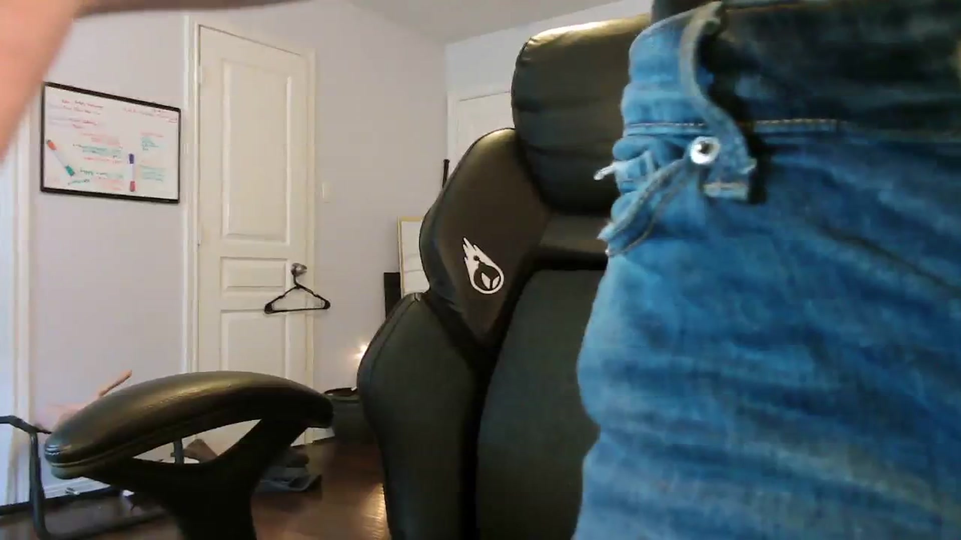 Gallery image thumbnail from Bunnydathug's myfreecams stream on, 11/07/2023, 16:50 image 19 of 20