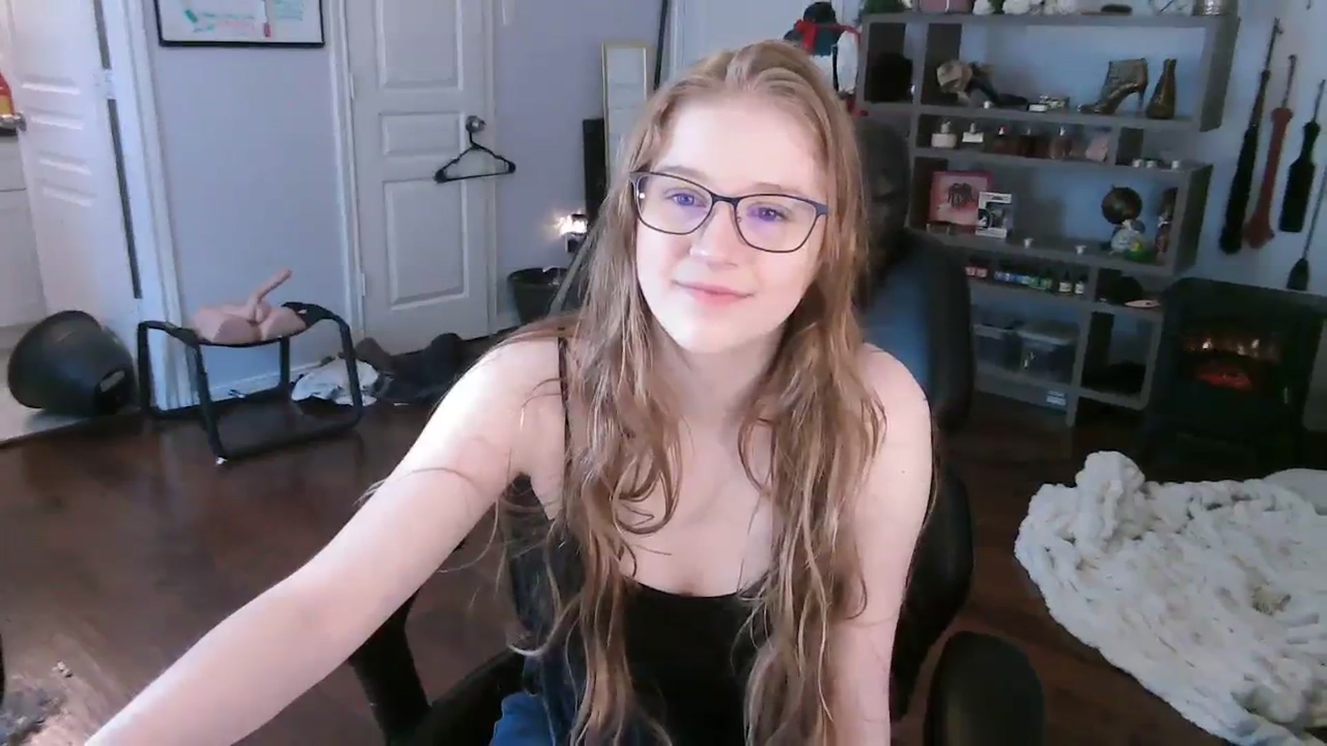 Gallery image thumbnail from Bunnydathug's myfreecams stream on, 11/07/2023, 16:50 image 7 of 20