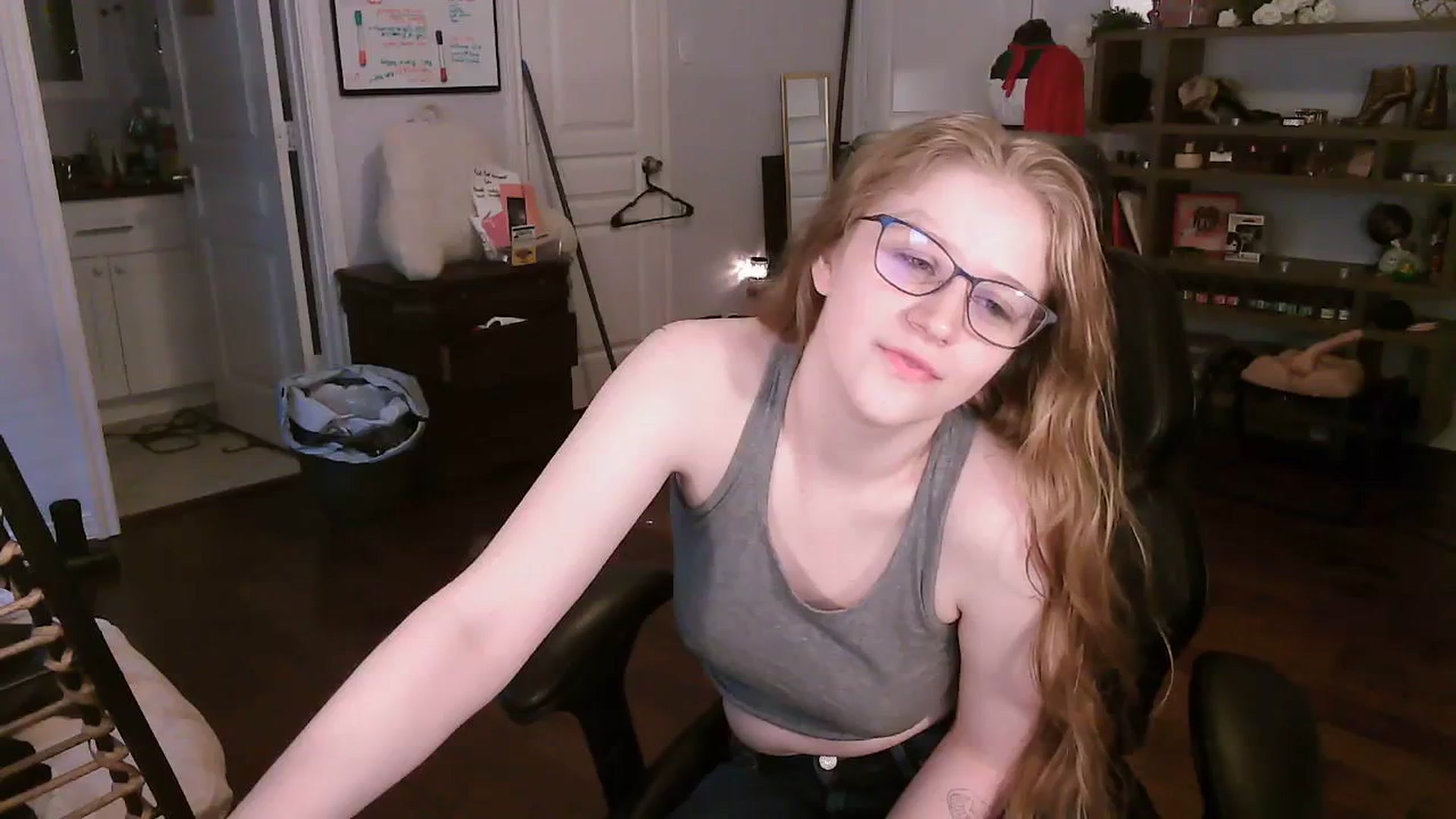 Gallery image thumbnail from Bunnydathug's myfreecams stream on, 11/08/2023, 23:40 image 16 of 20