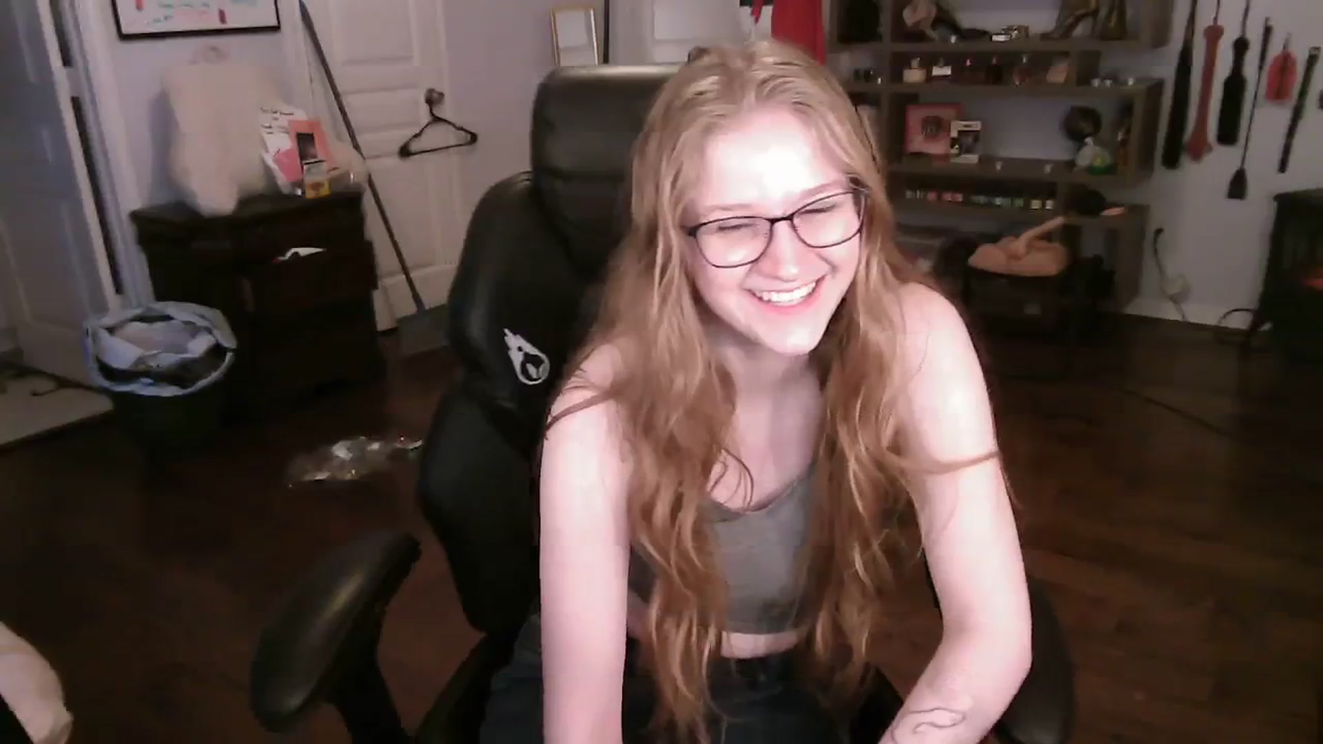 Gallery image thumbnail from Bunnydathug's myfreecams stream on, 11/08/2023, 23:40 image 18 of 20