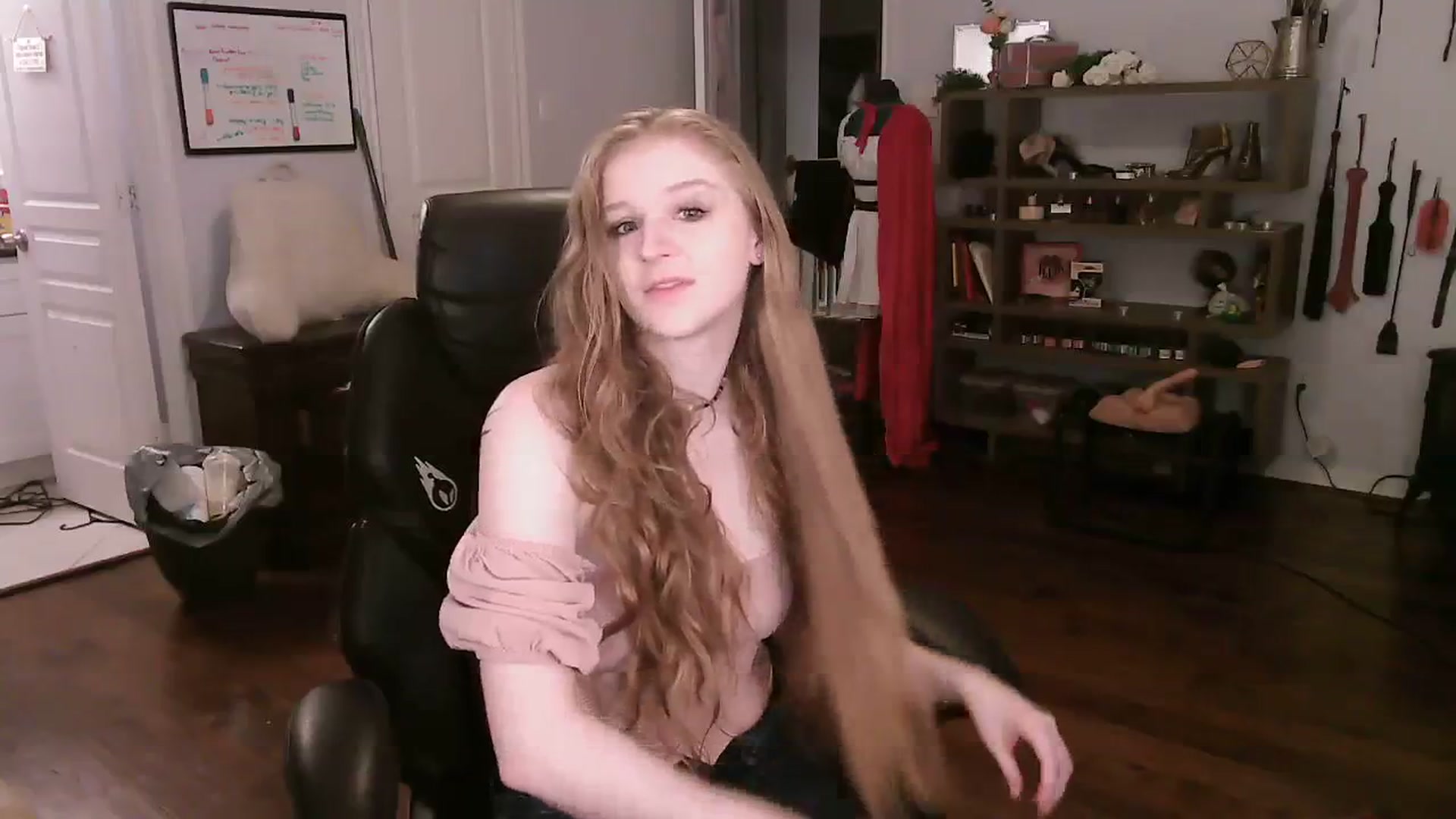 Gallery image thumbnail from Bunnydathug's myfreecams stream on, 11/09/2023, 12:01 image 3 of 20