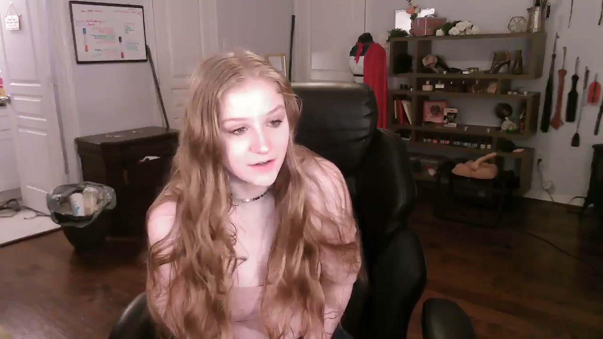 Gallery image thumbnail from Bunnydathug's myfreecams stream on, 11/09/2023, 12:01 image 16 of 20