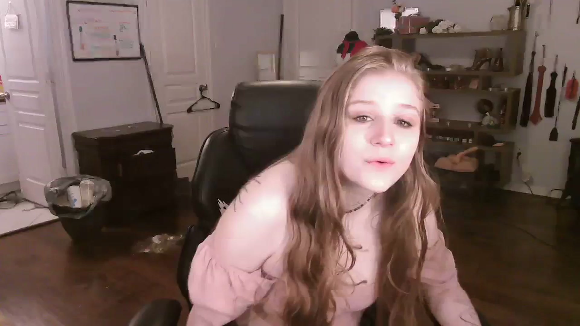 Gallery image thumbnail from Bunnydathug's myfreecams stream on, 11/09/2023, 12:01 image 19 of 20