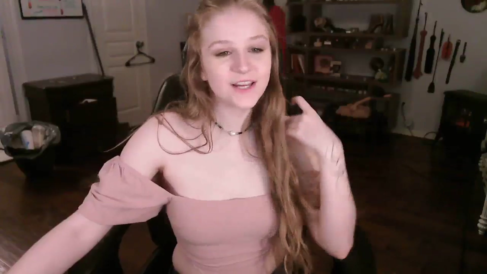 Gallery image thumbnail from Bunnydathug's myfreecams stream on, 11/09/2023, 12:48 image 14 of 20