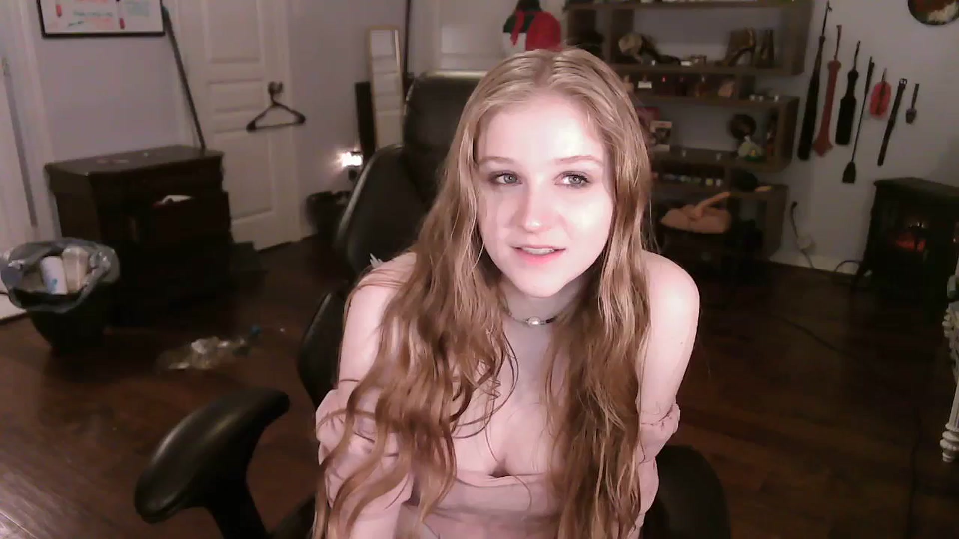Gallery image thumbnail from Bunnydathug's myfreecams stream on, 11/09/2023, 12:48 image 18 of 20