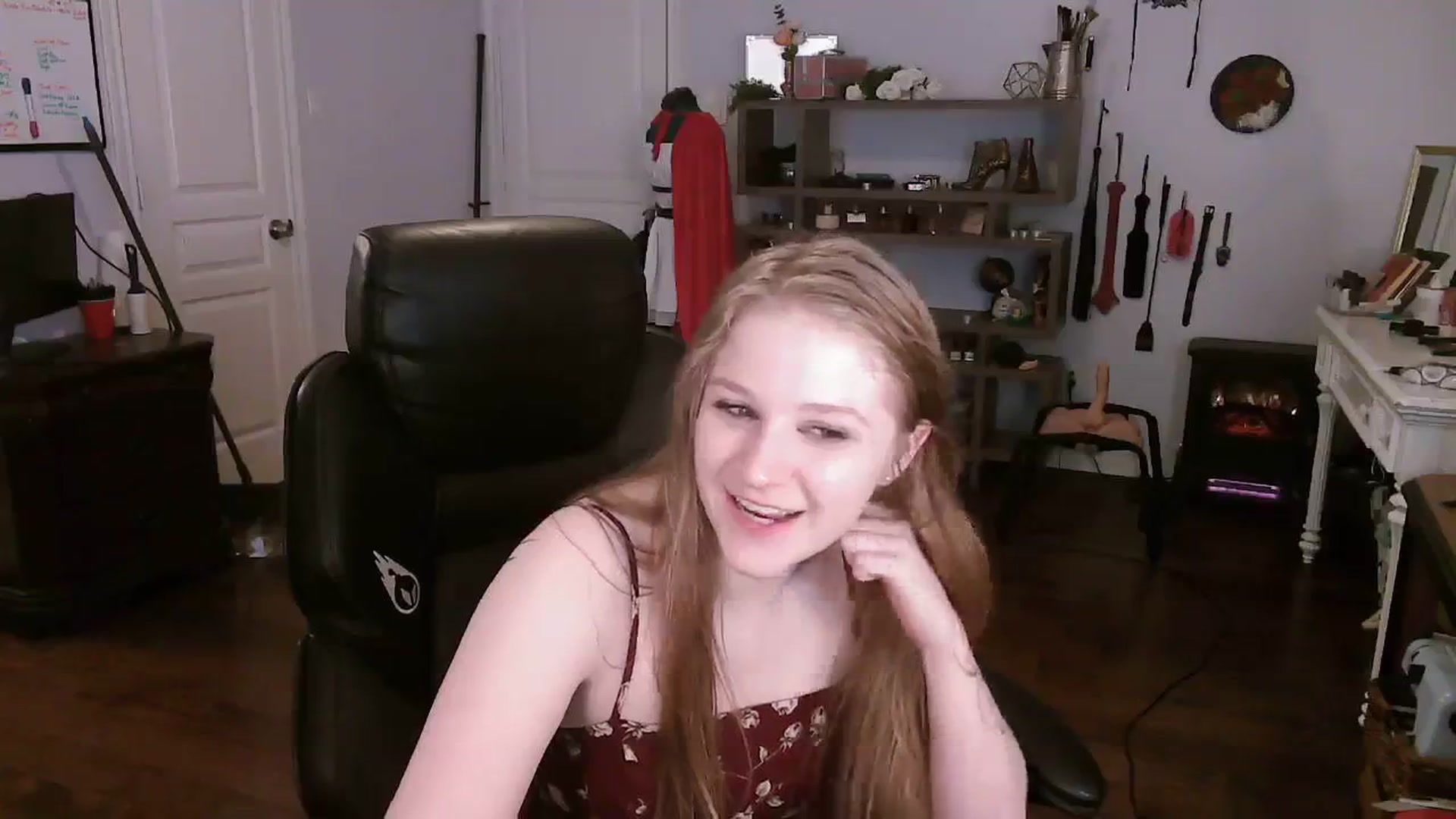 Gallery image thumbnail from Bunnydathug's myfreecams stream on, 11/11/2023, 22:17 image 4 of 20