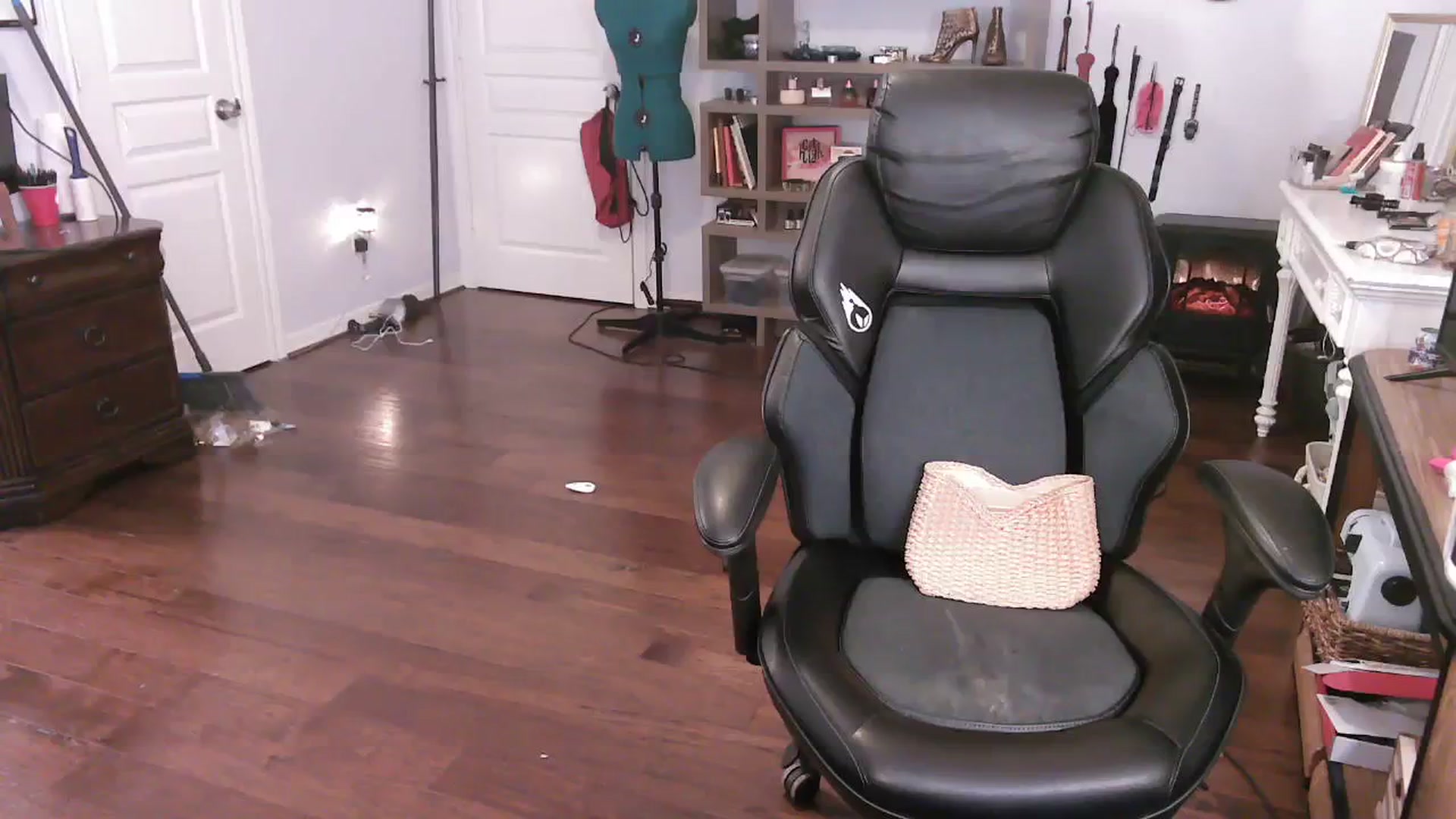 Gallery image thumbnail from Bunnydathug's myfreecams stream on, 11/11/2023, 22:17 image 20 of 20