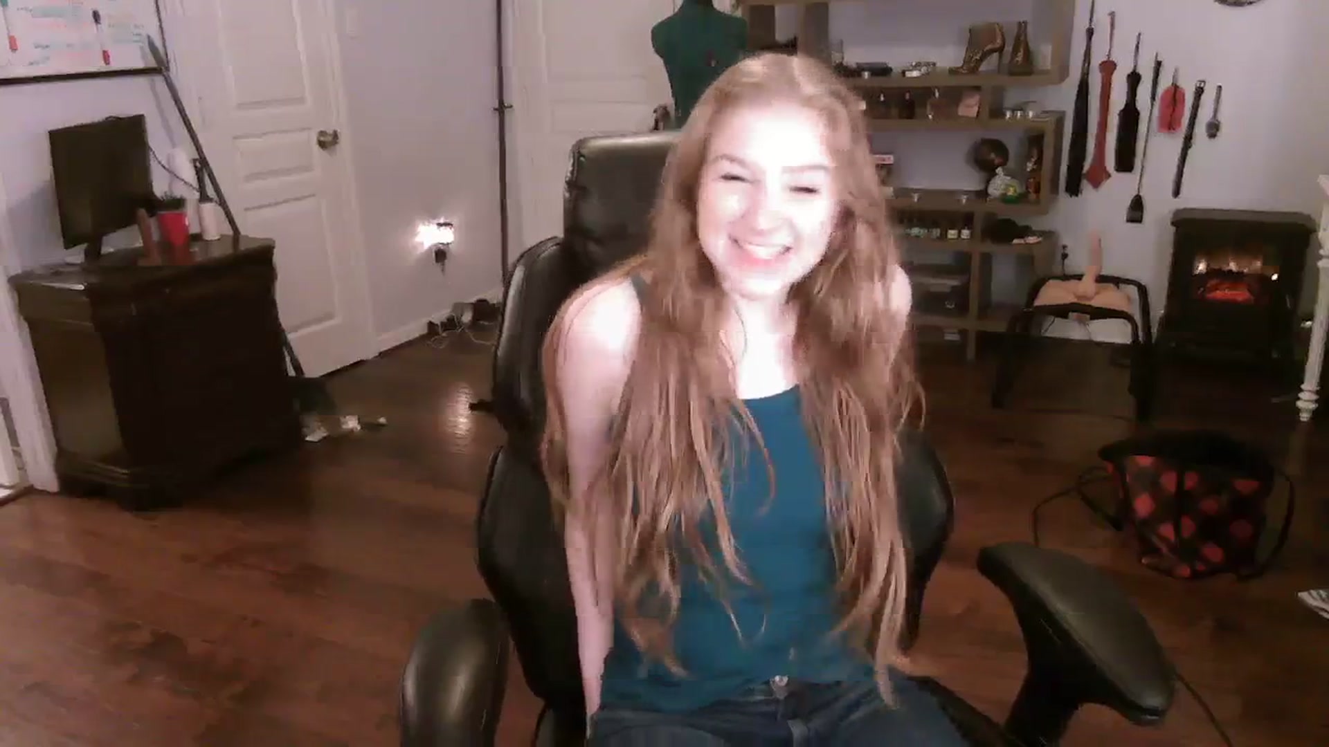 Gallery image thumbnail from Bunnydathug's myfreecams stream on, 11/14/2023, 10:50 image 8 of 20
