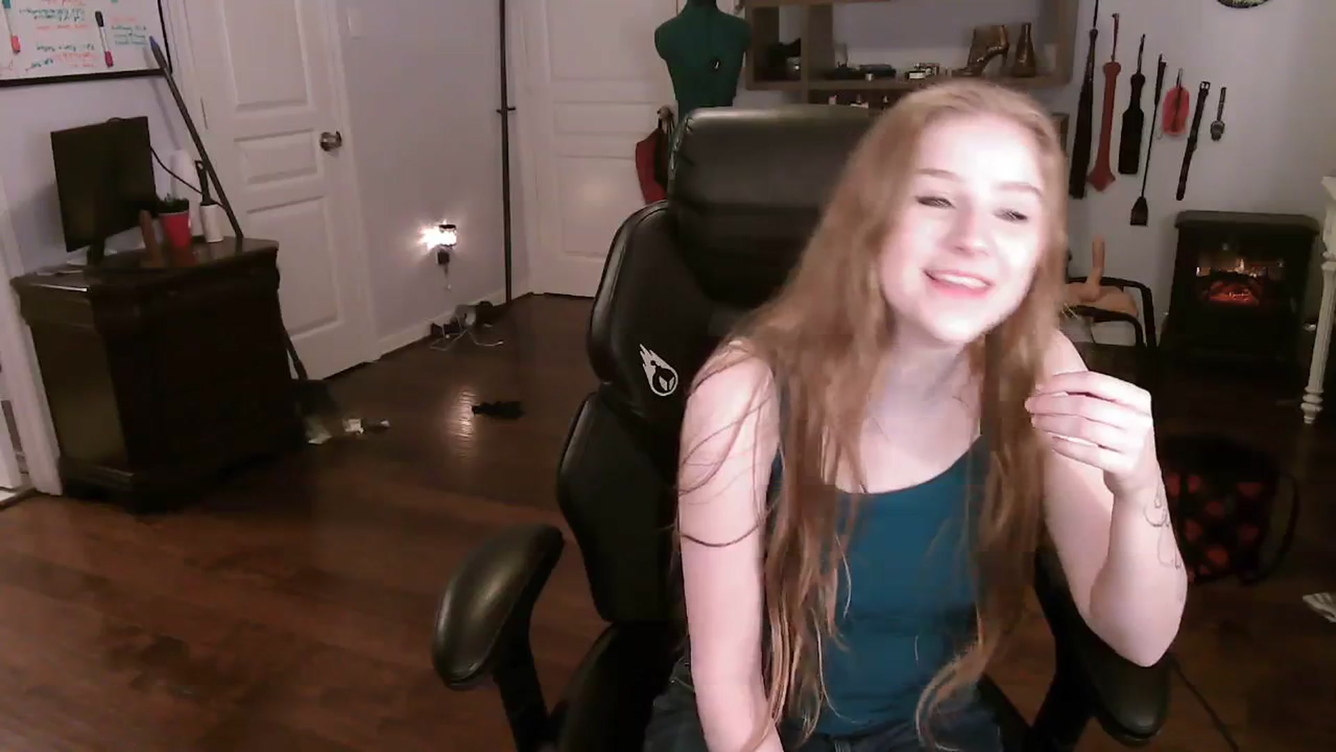 Gallery image thumbnail from Bunnydathug's myfreecams stream on, 11/14/2023, 10:50 image 13 of 20