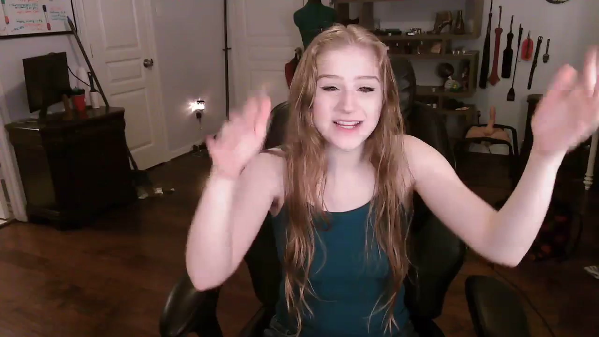 Gallery image thumbnail from Bunnydathug's myfreecams stream on, 11/14/2023, 10:50 image 18 of 20