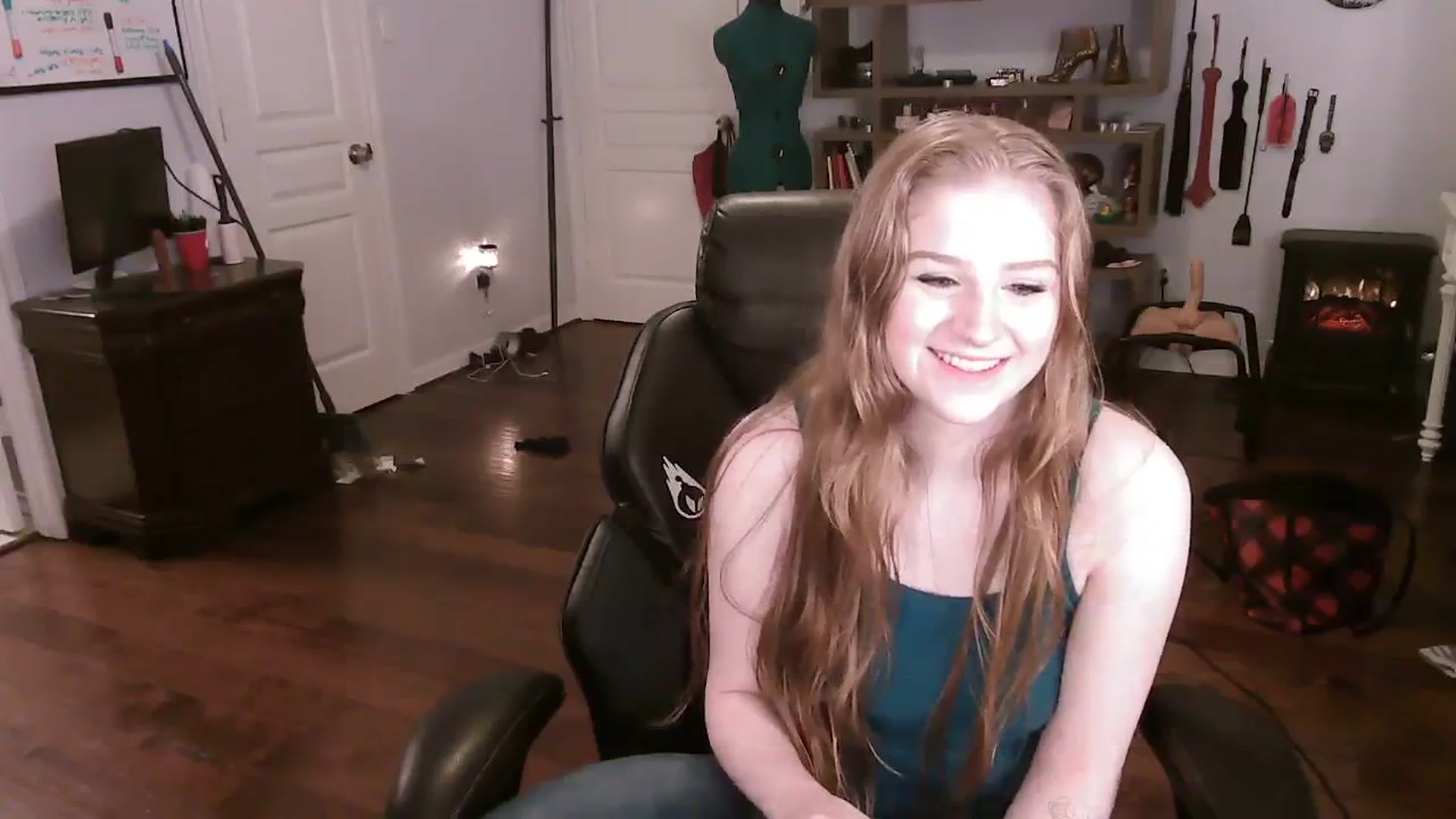 Gallery image thumbnail from Bunnydathug's myfreecams stream on, 11/14/2023, 11:39 image 20 of 20